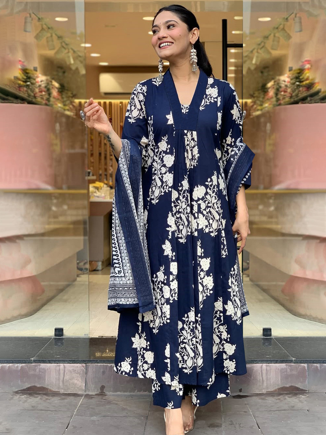 Women Geometric Printed A-Line Kurta with Palazzos
