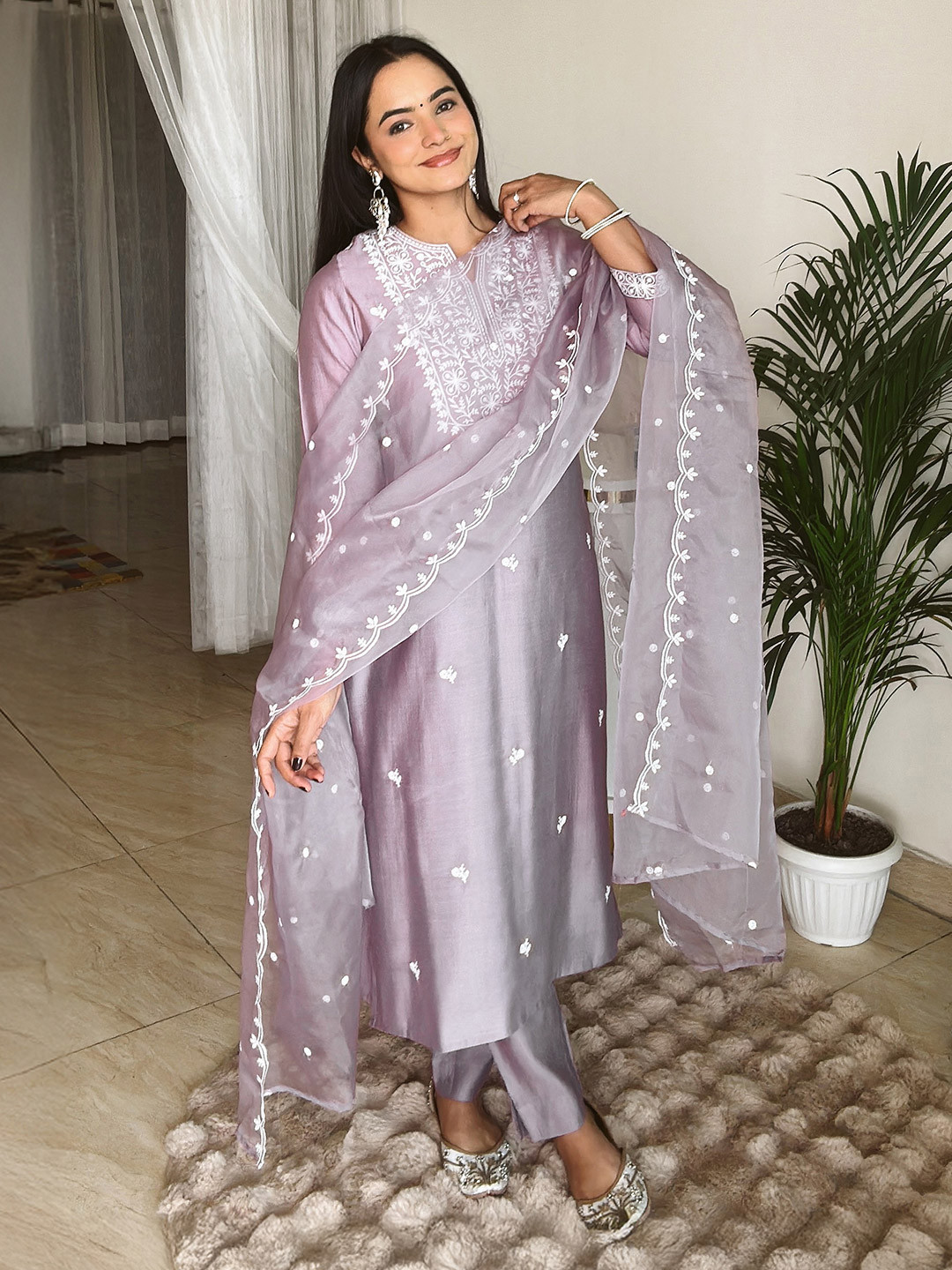 Women Lavender Embroidered Silk Blend Straight Kurta Trouser With Dupatta