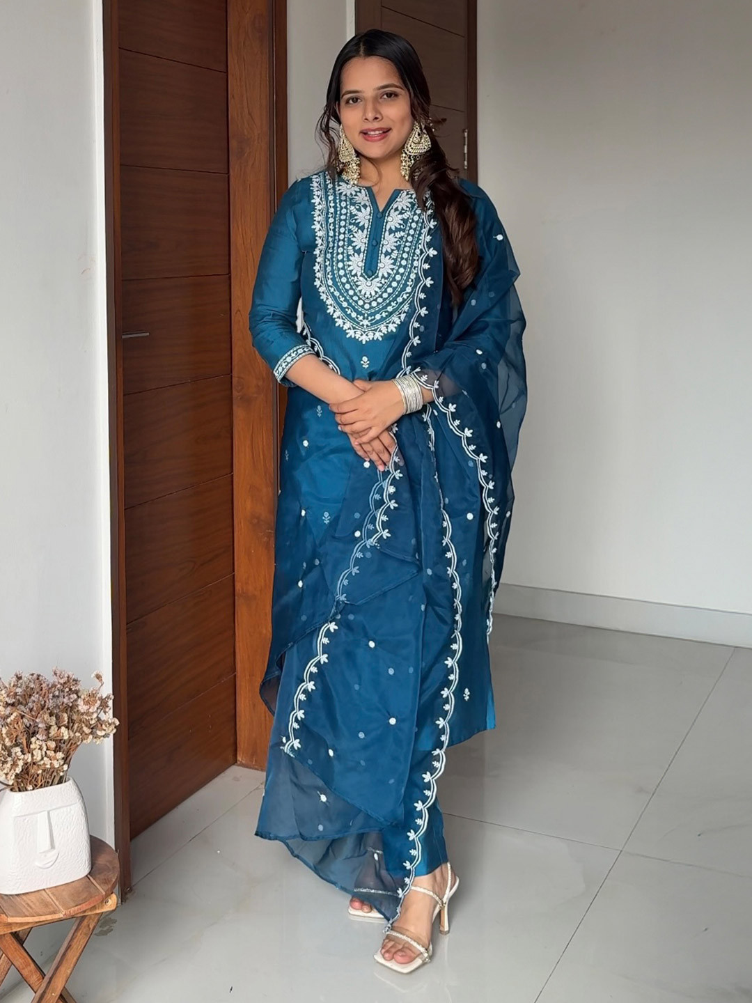 Women's Teal Vichitra Straight Kurta with Pant And  Shrug