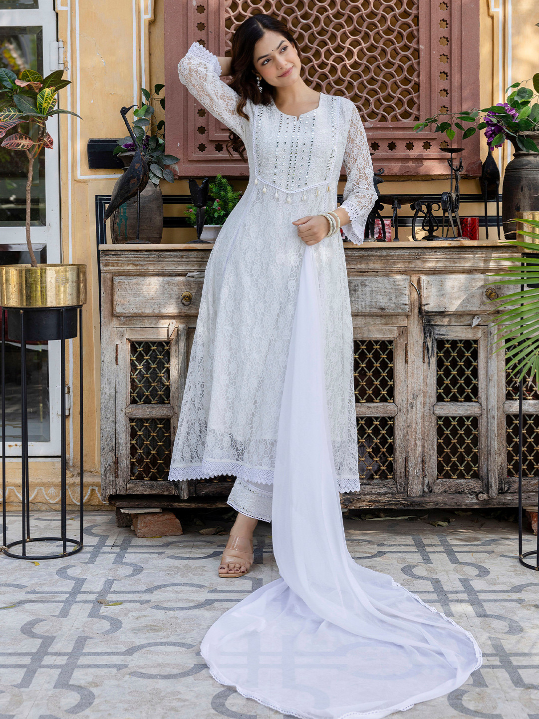 Women Black Thread Embroidered Rayon Kurta Set With Mirror Work