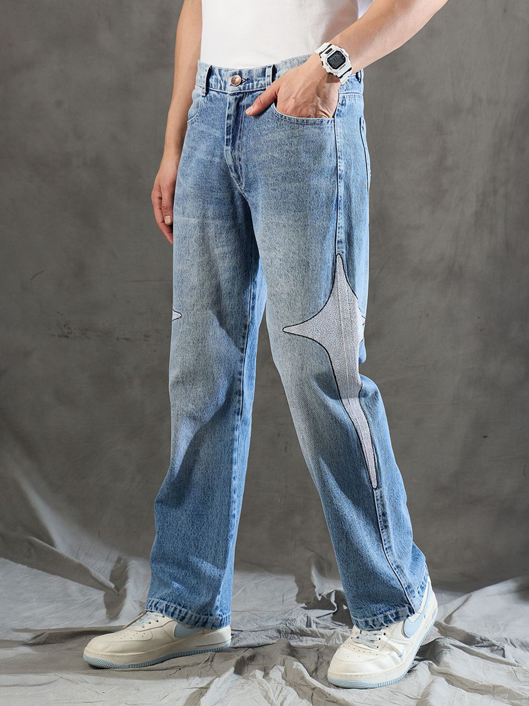 Fugazee Buy FUGAZEE Men Straight Fit Mildly Distressed Cotton Embroidered Jeans ...