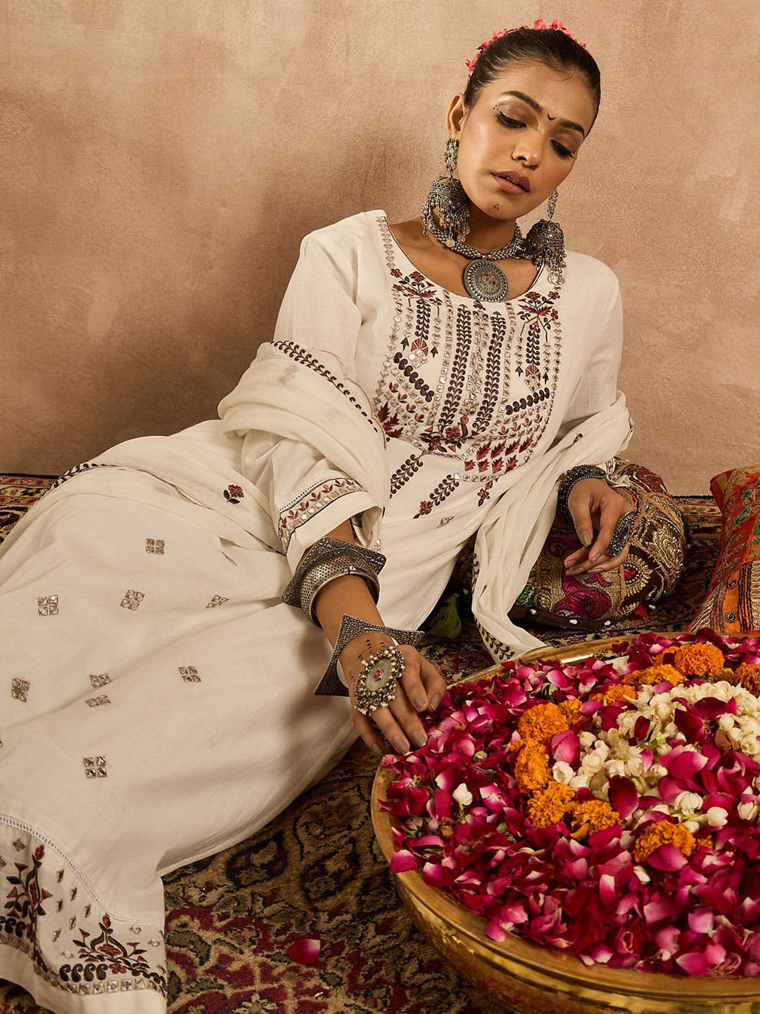 Indo Era Peach Floral Embroidered Regular Thread Work Linen Kurta with Trousers & Dupatta