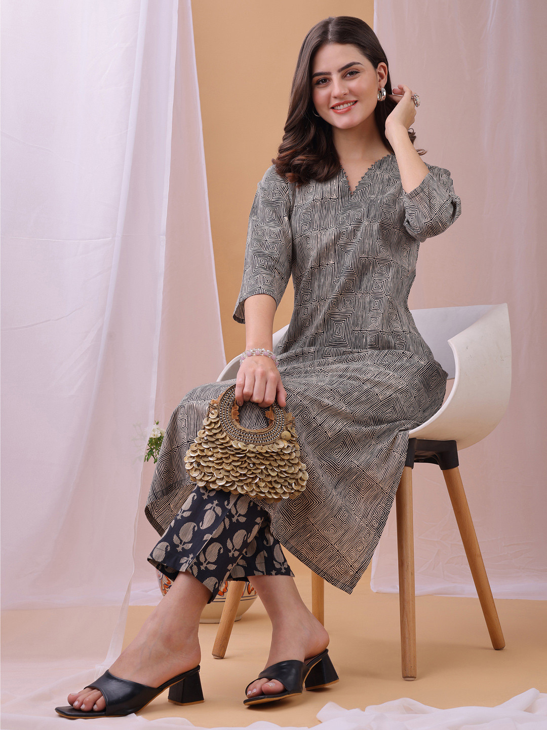 Printed Regular Pure Cotton Waist Tie-Up Kurta with Trousers main image 0