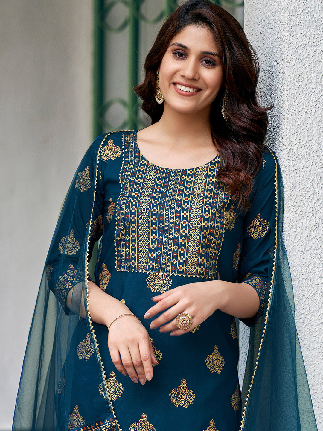 Women Floral Printed Kurta with Trousers & Dupatta Set