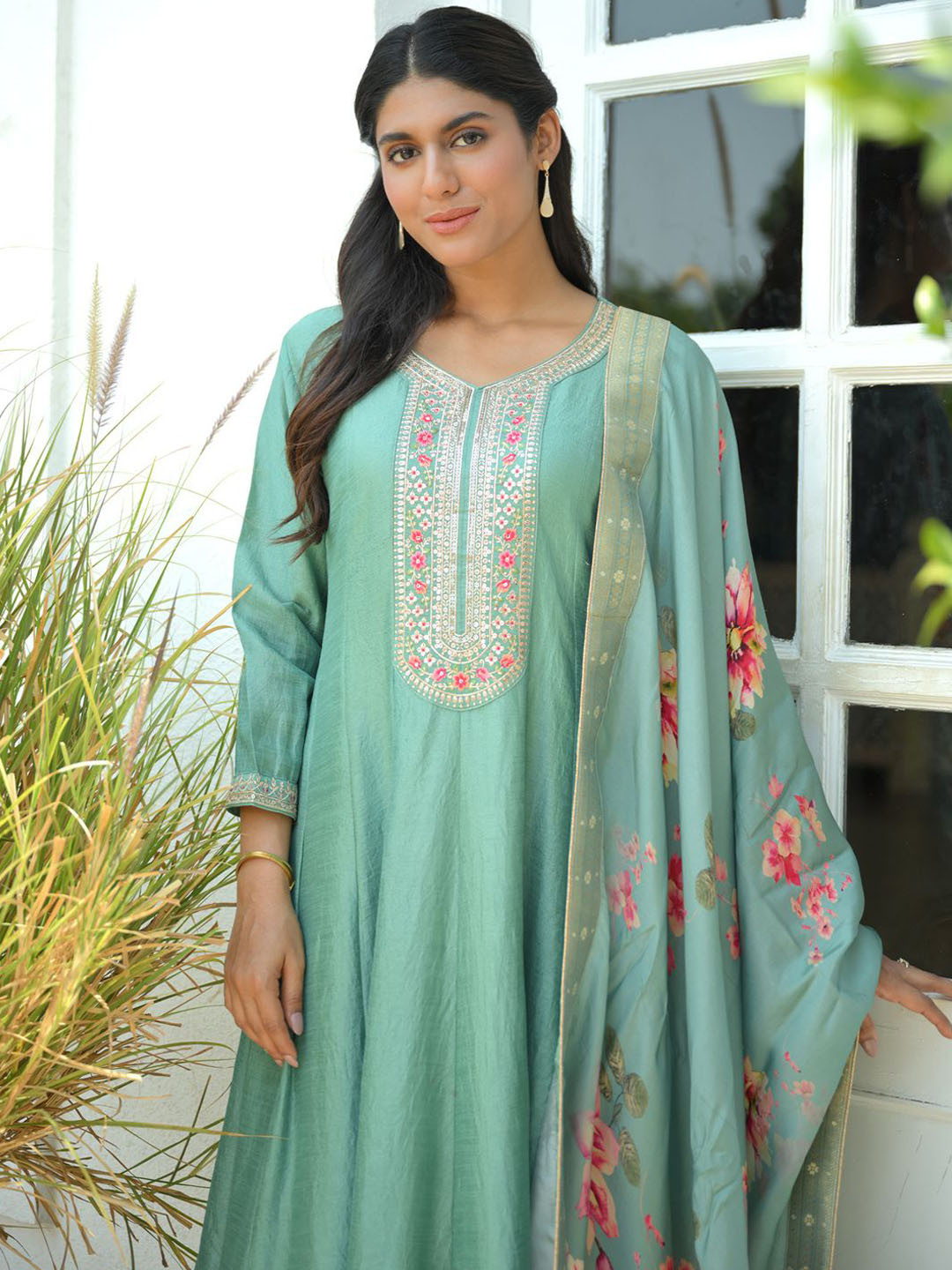 Indo Era Blue Floral Embroidered Sequinned Kurta