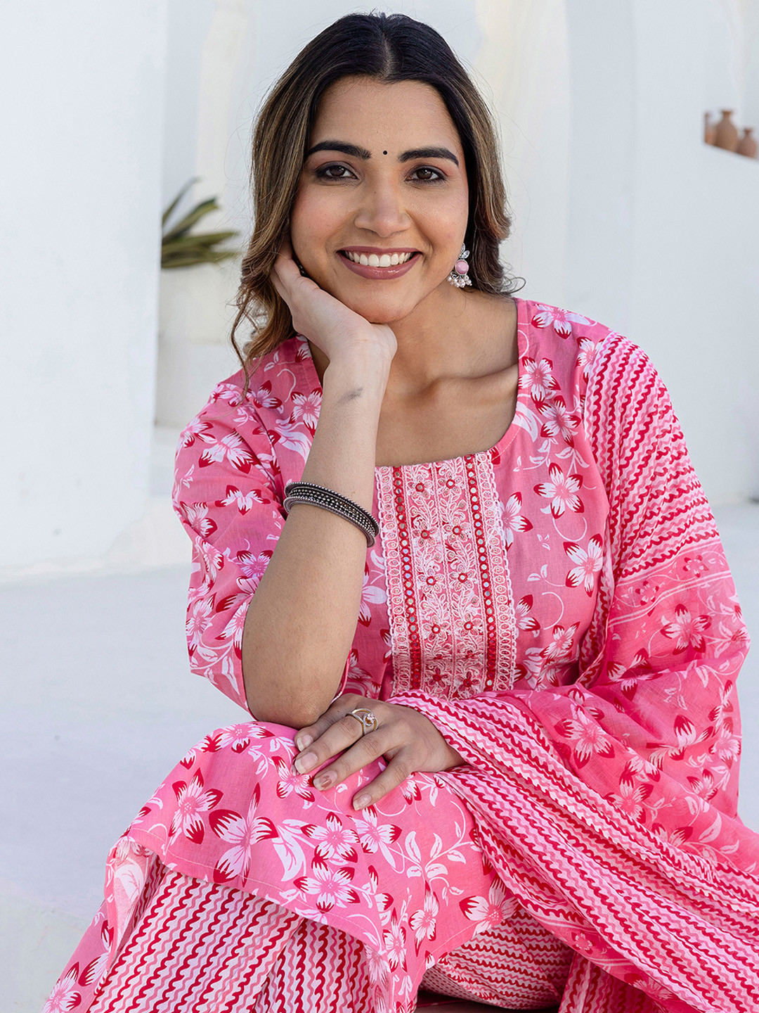 Women Beige Floral Print Kurta Trouser Dupatta