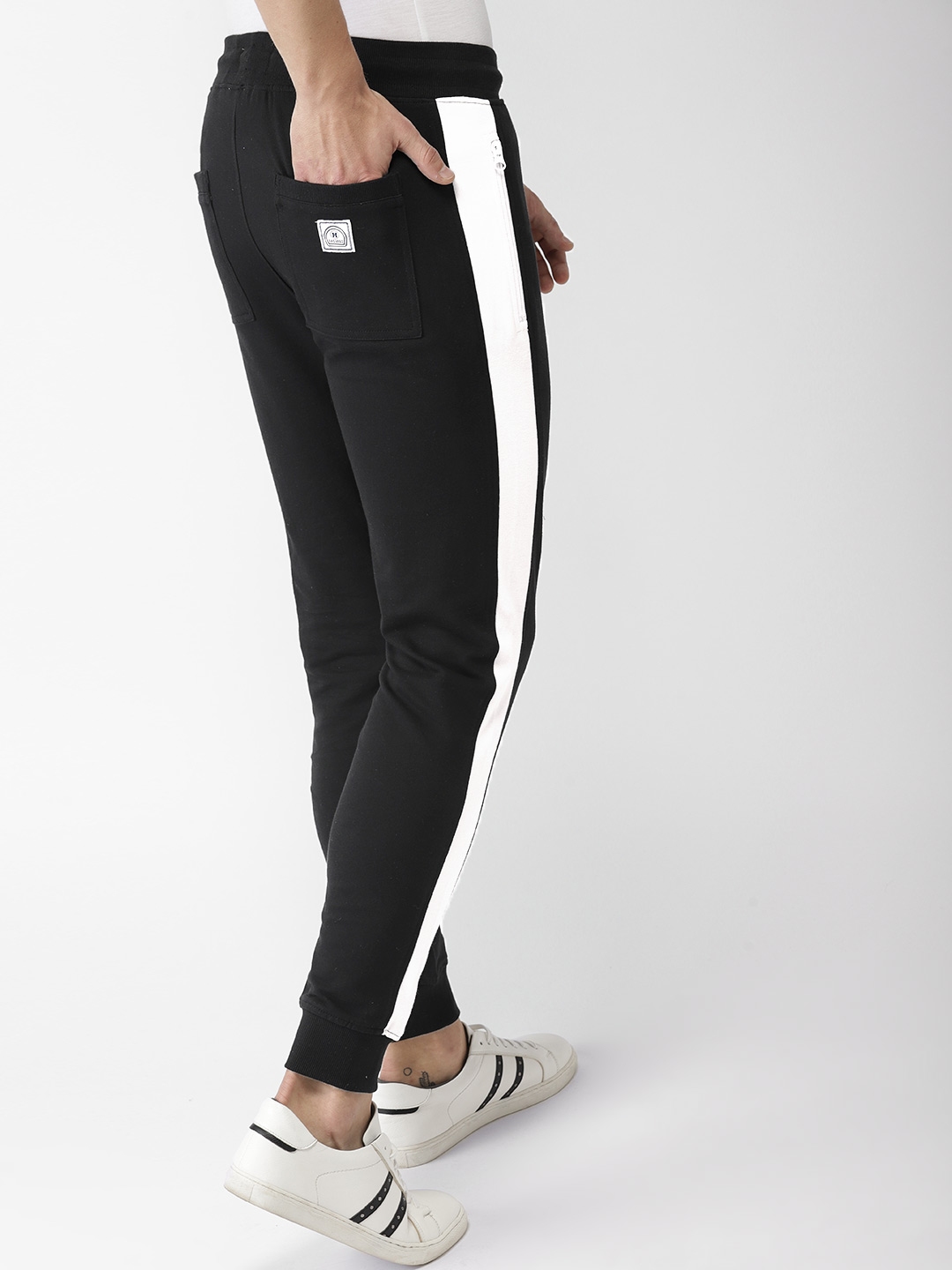 joggers myntra