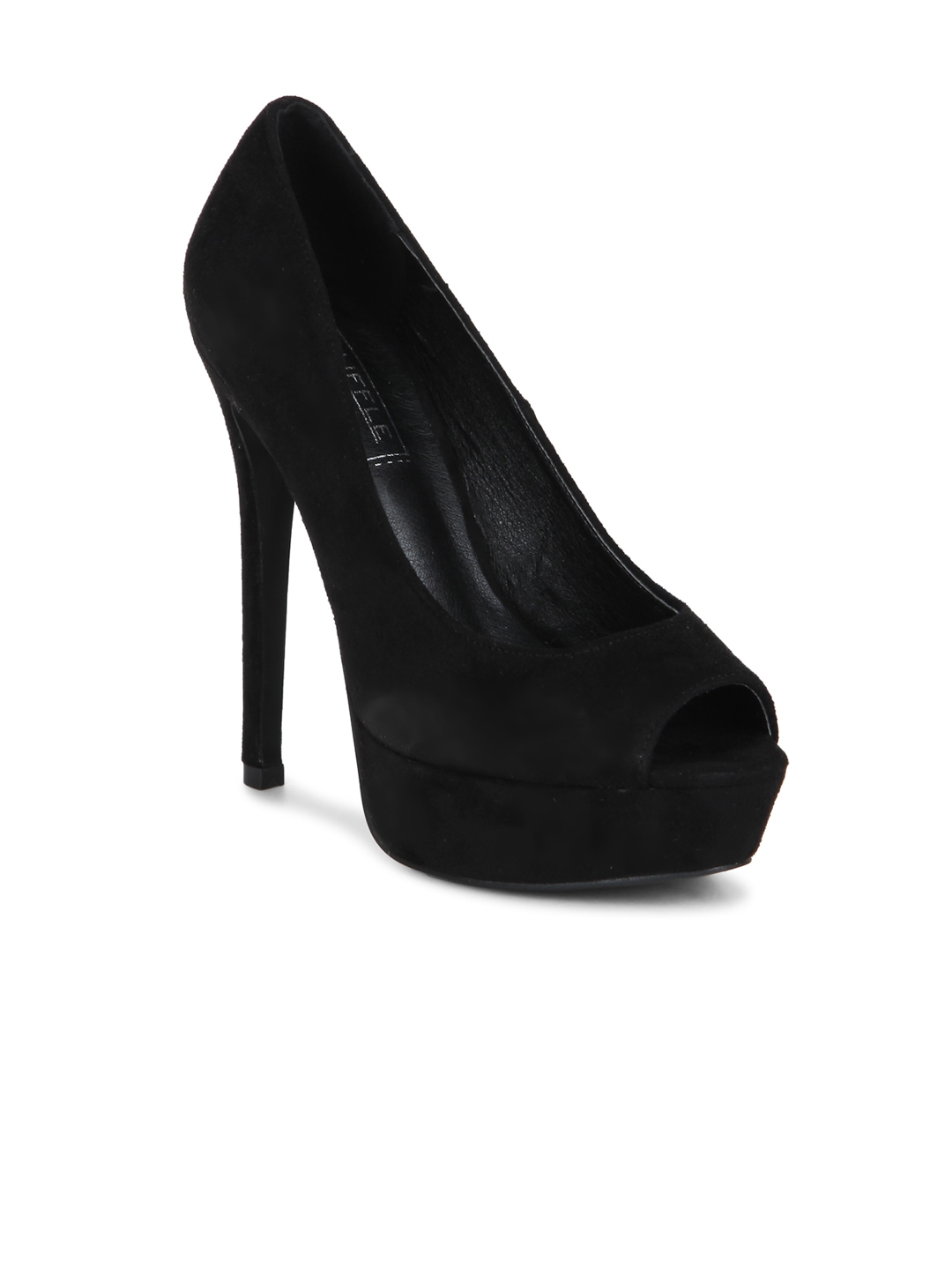 black pumps myntra
