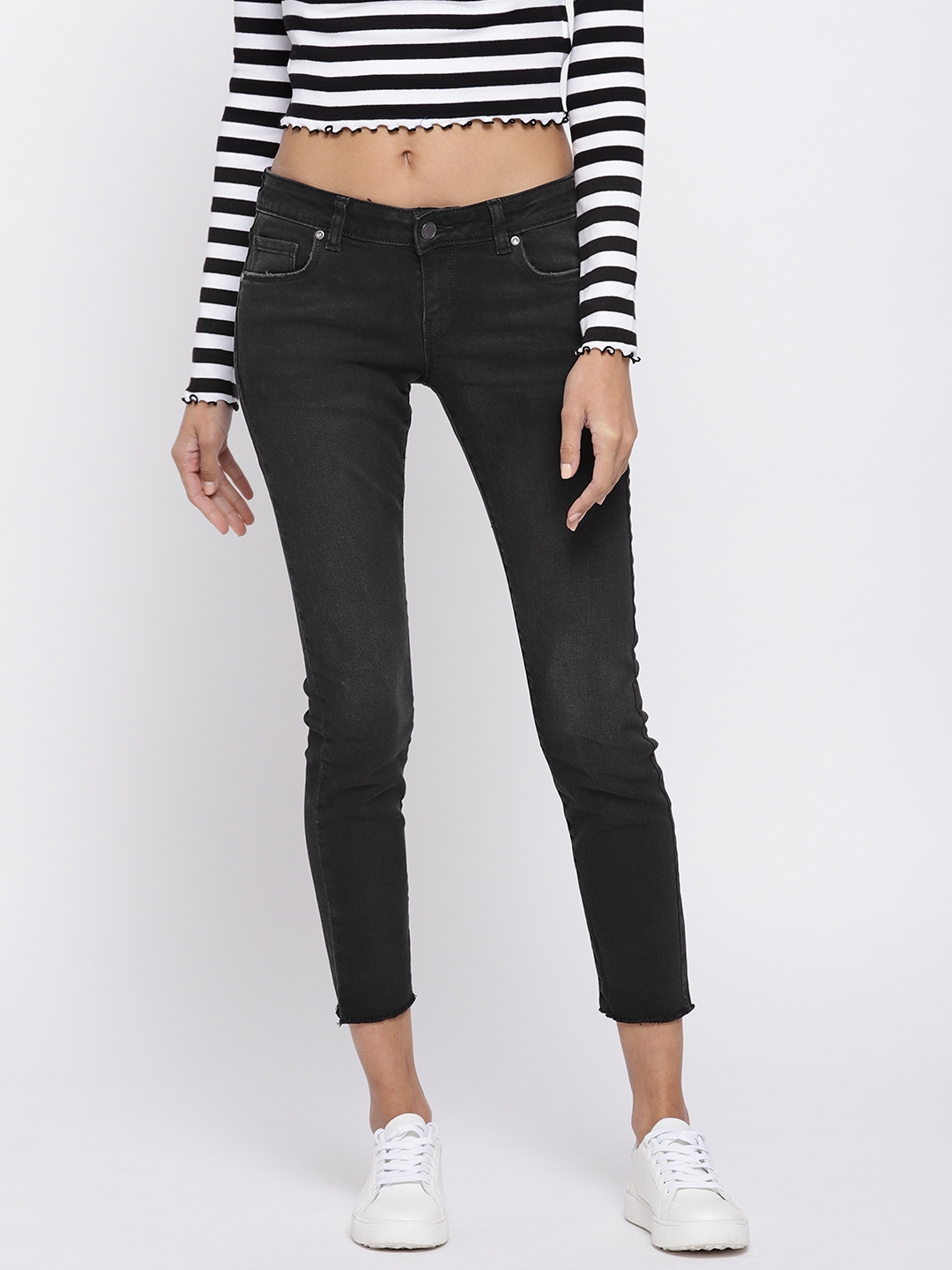 Buy Vero Moda Women Black Slim Fit Low Rise Clean Look Cropped ...