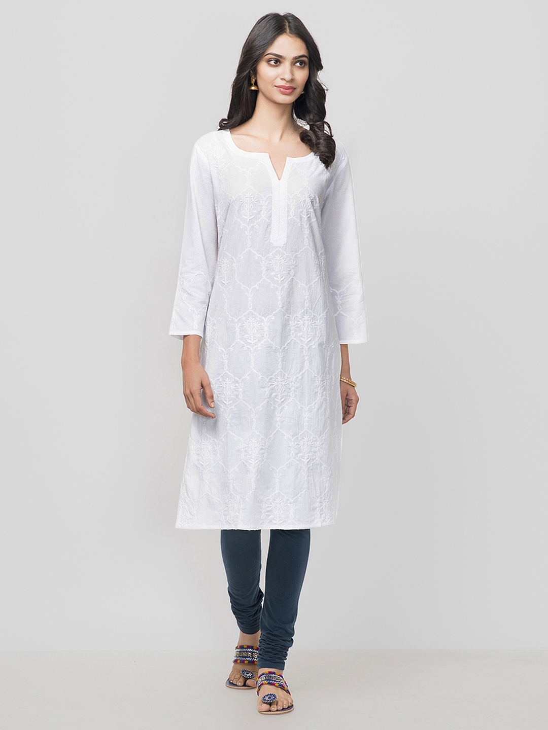 chikankari kurta myntra