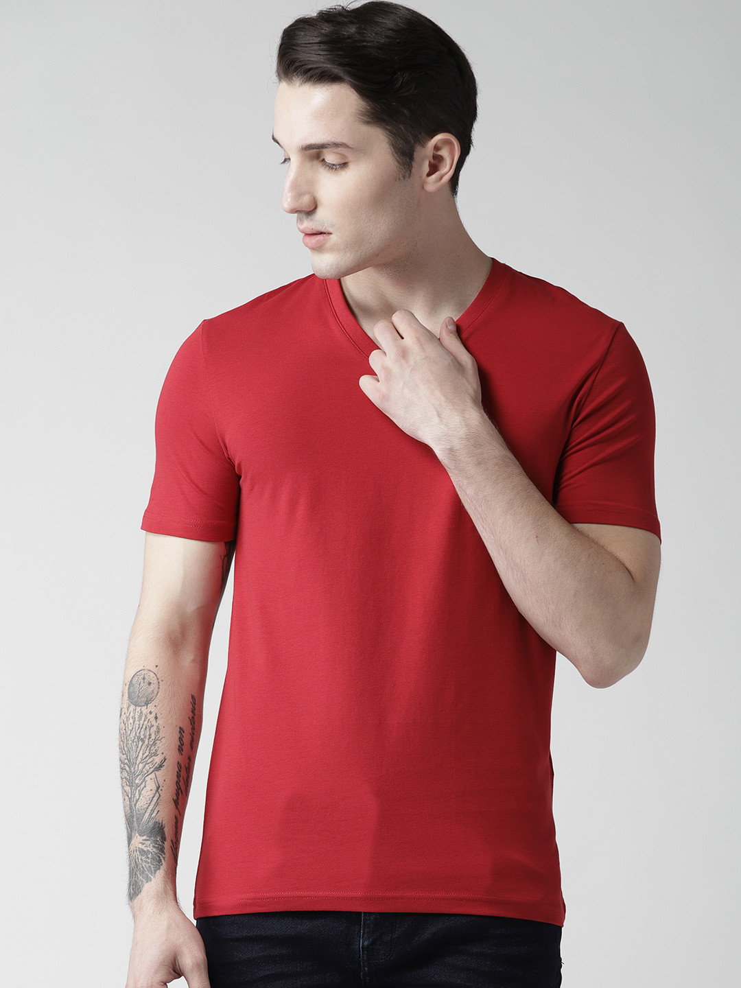 Buy Celio Men Red Solid V Neck T Shirt - Tshirts for Men 5561680 | Myntra