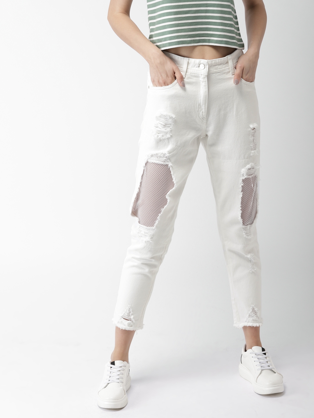 white boyfriend jeans