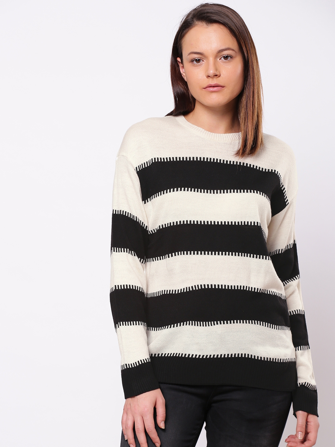 Black white pullover