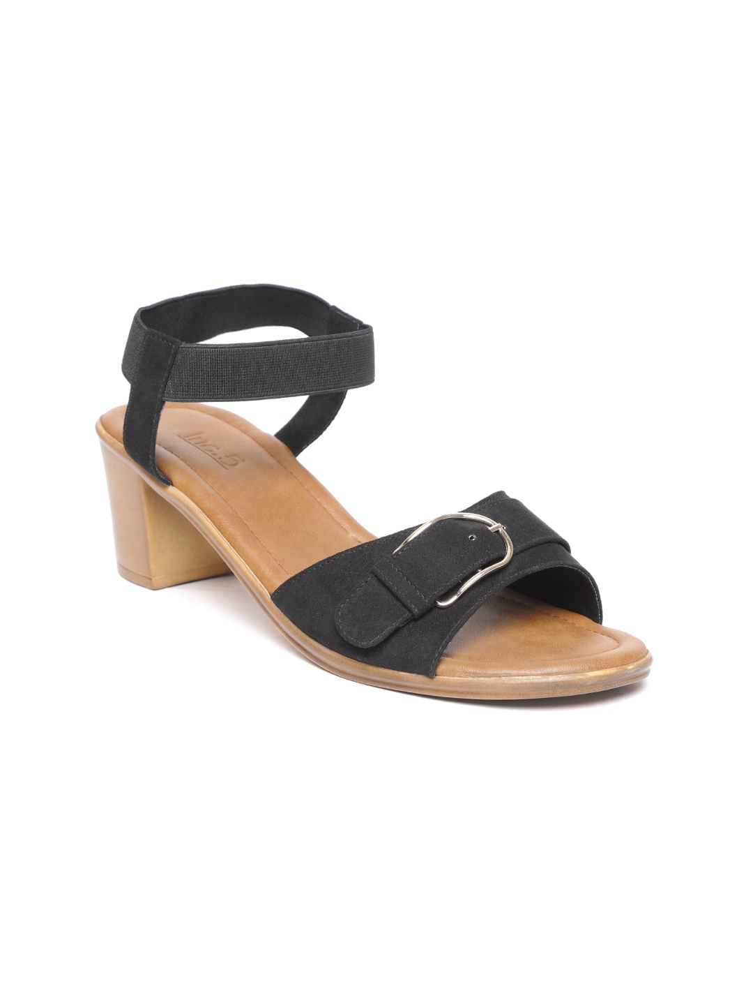 black pumps myntra