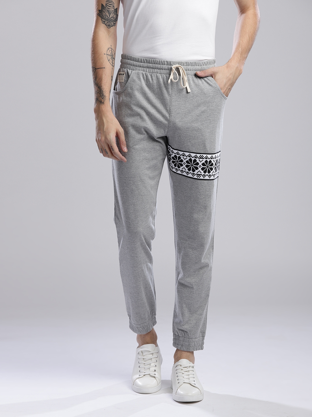joggers myntra
