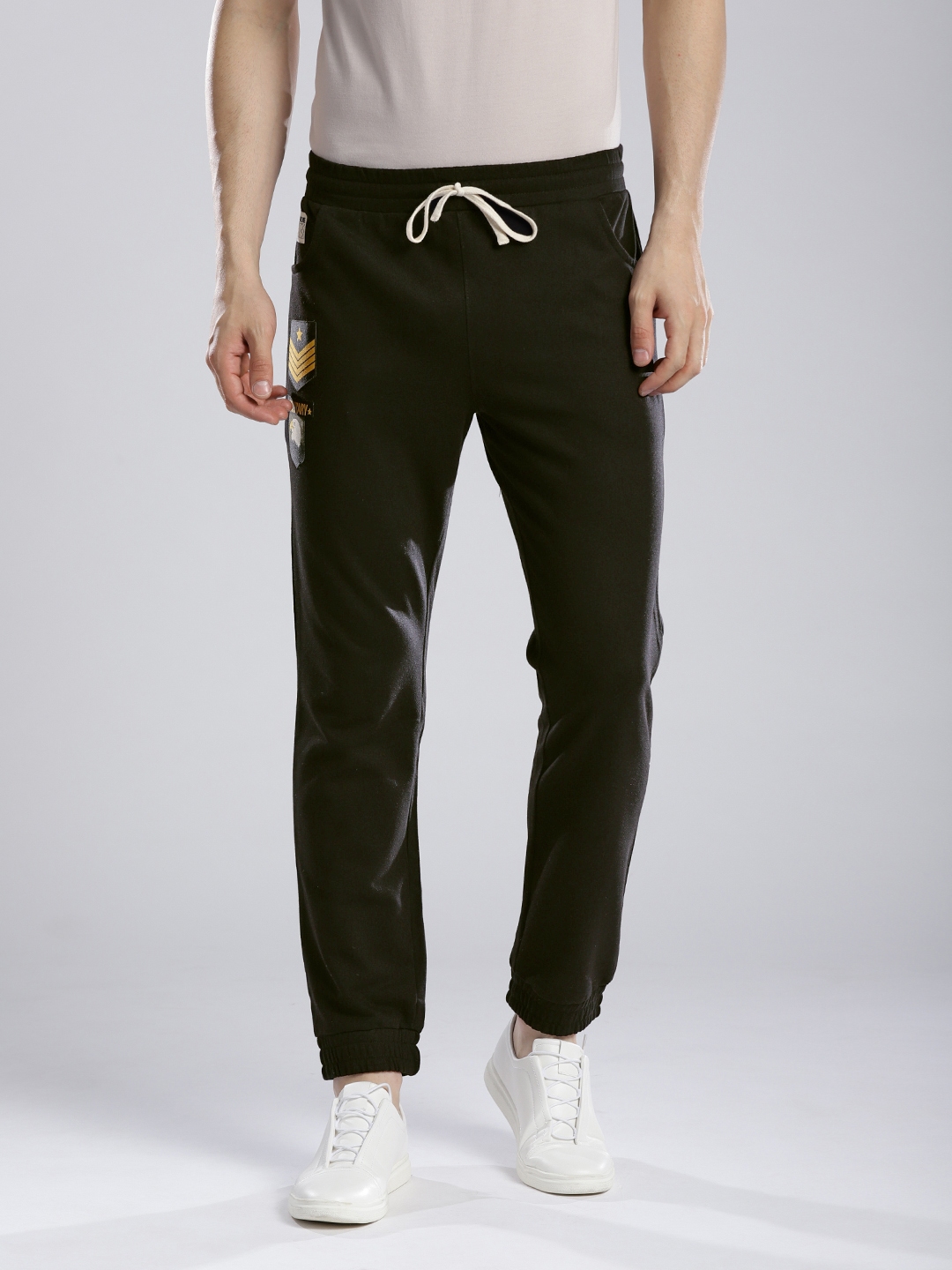 joggers for trekking