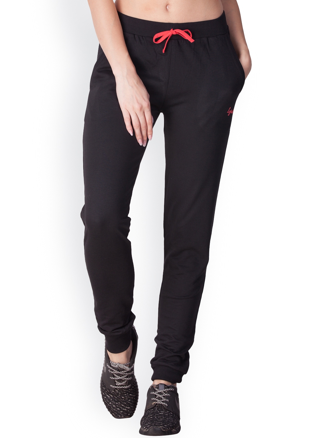 jogger pants myntra