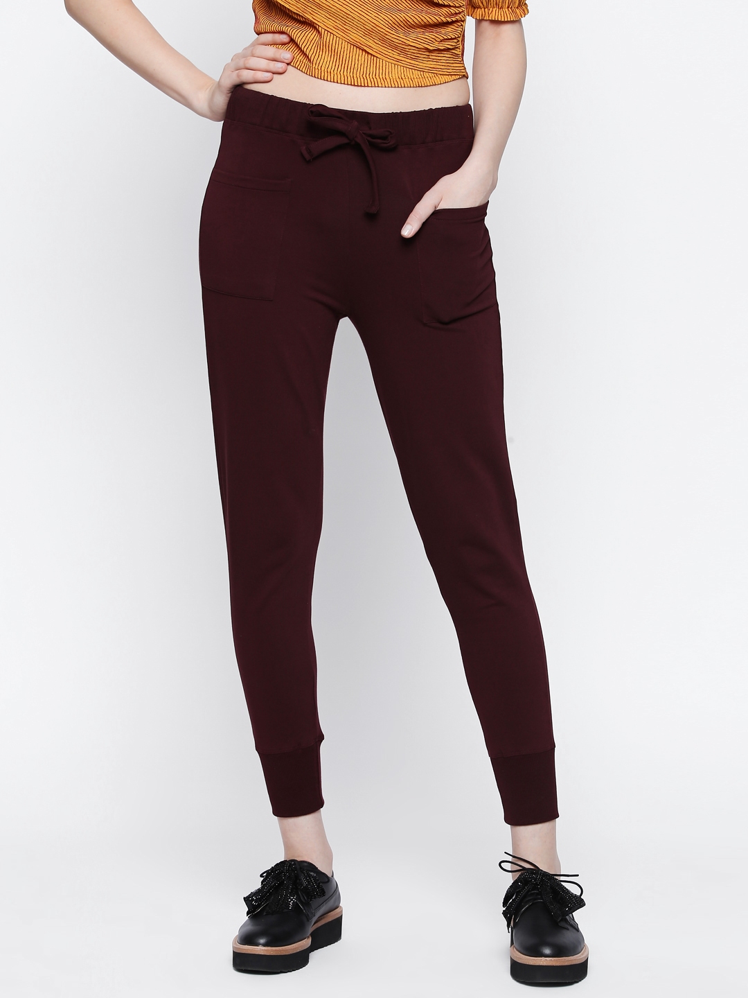 maroon joggers women