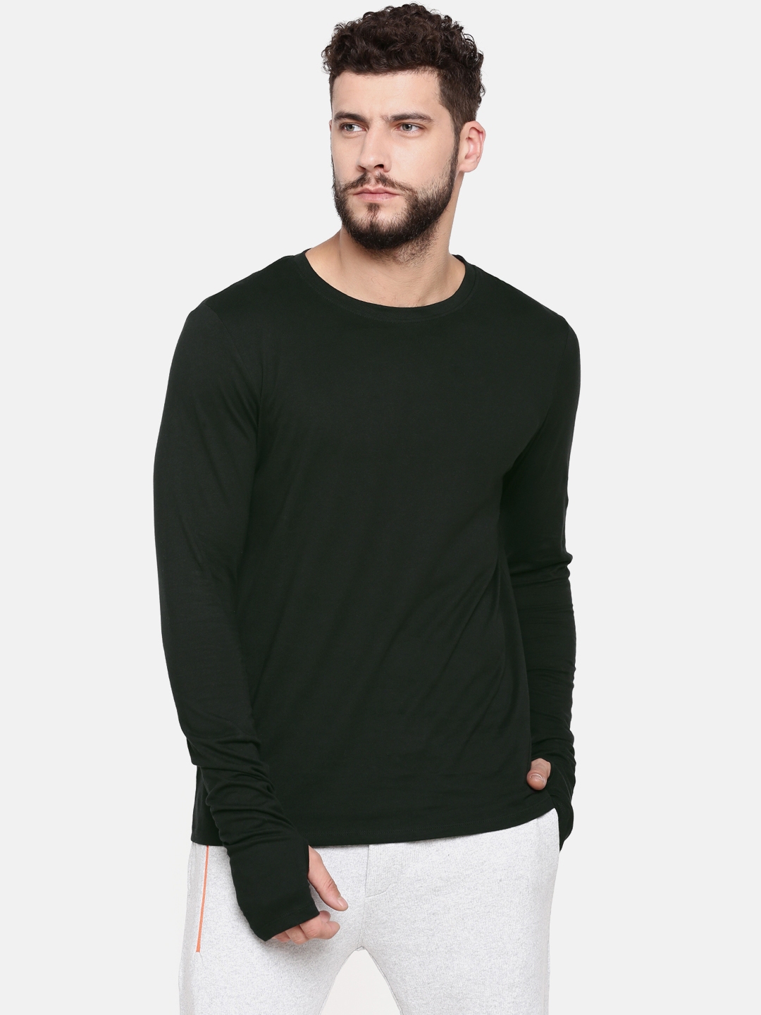 Buy SKULT By Shahid Kapoor Men Black Solid Round Neck Pure Cotton T ...