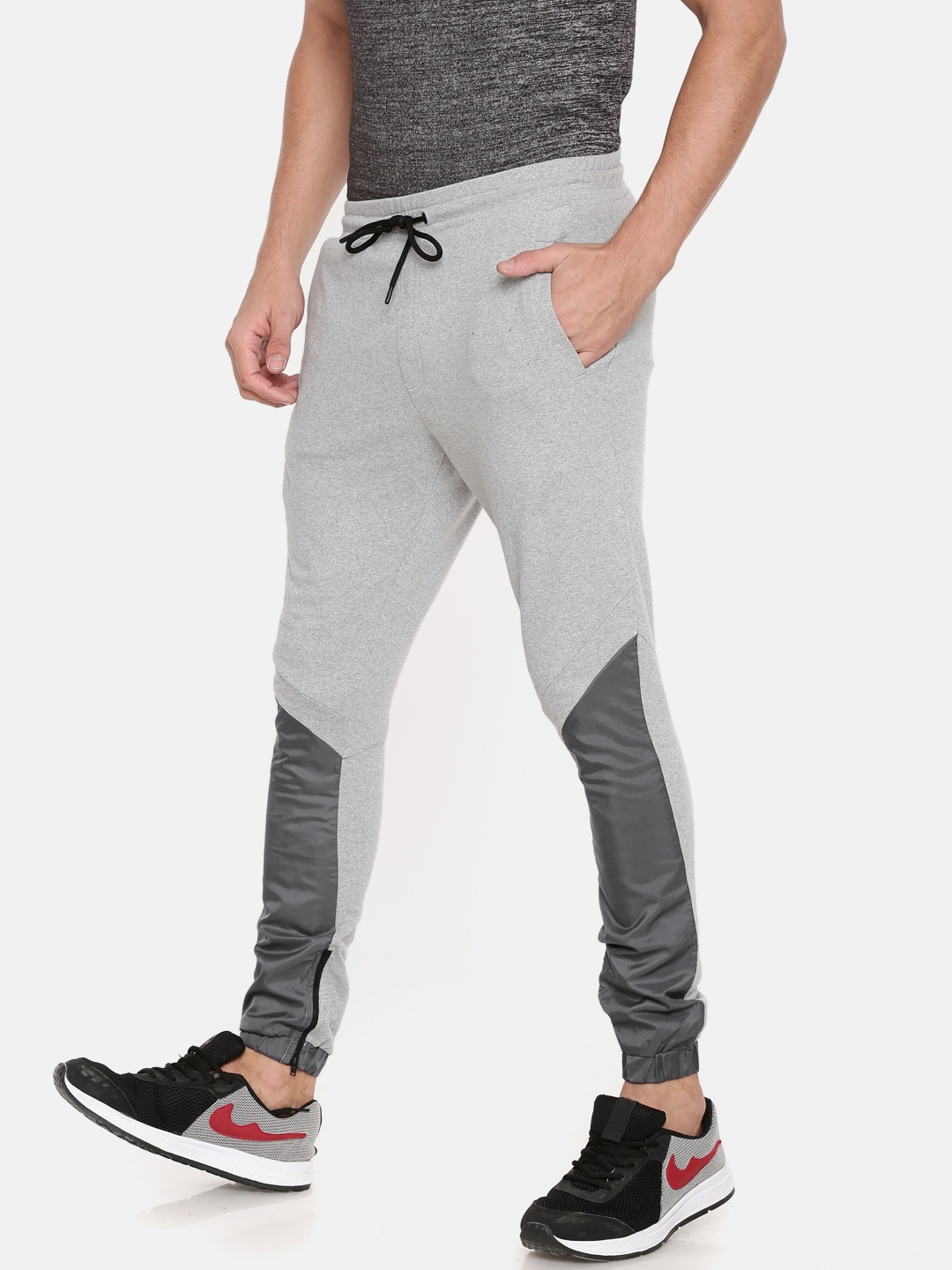 skult by shahid kapoor joggers