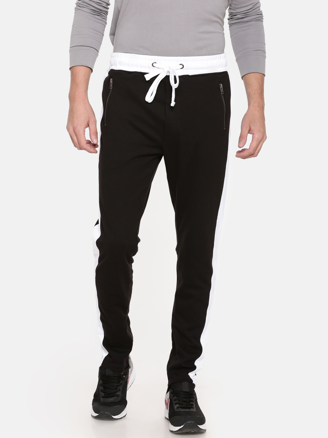 skult by shahid kapoor track pants