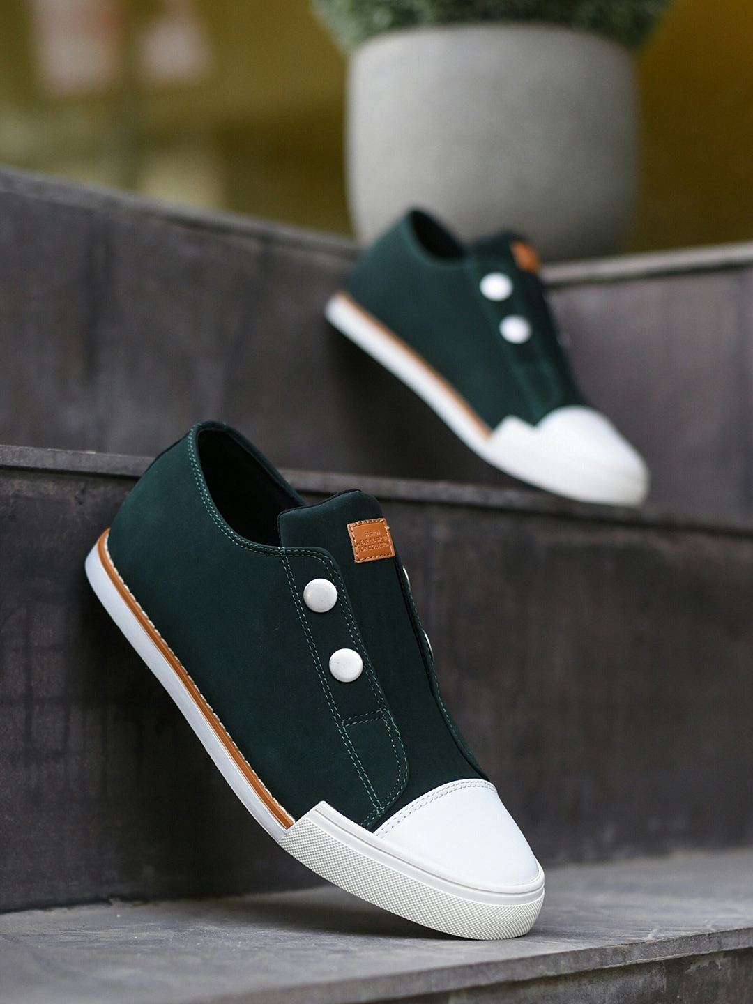 olive green mens trainers