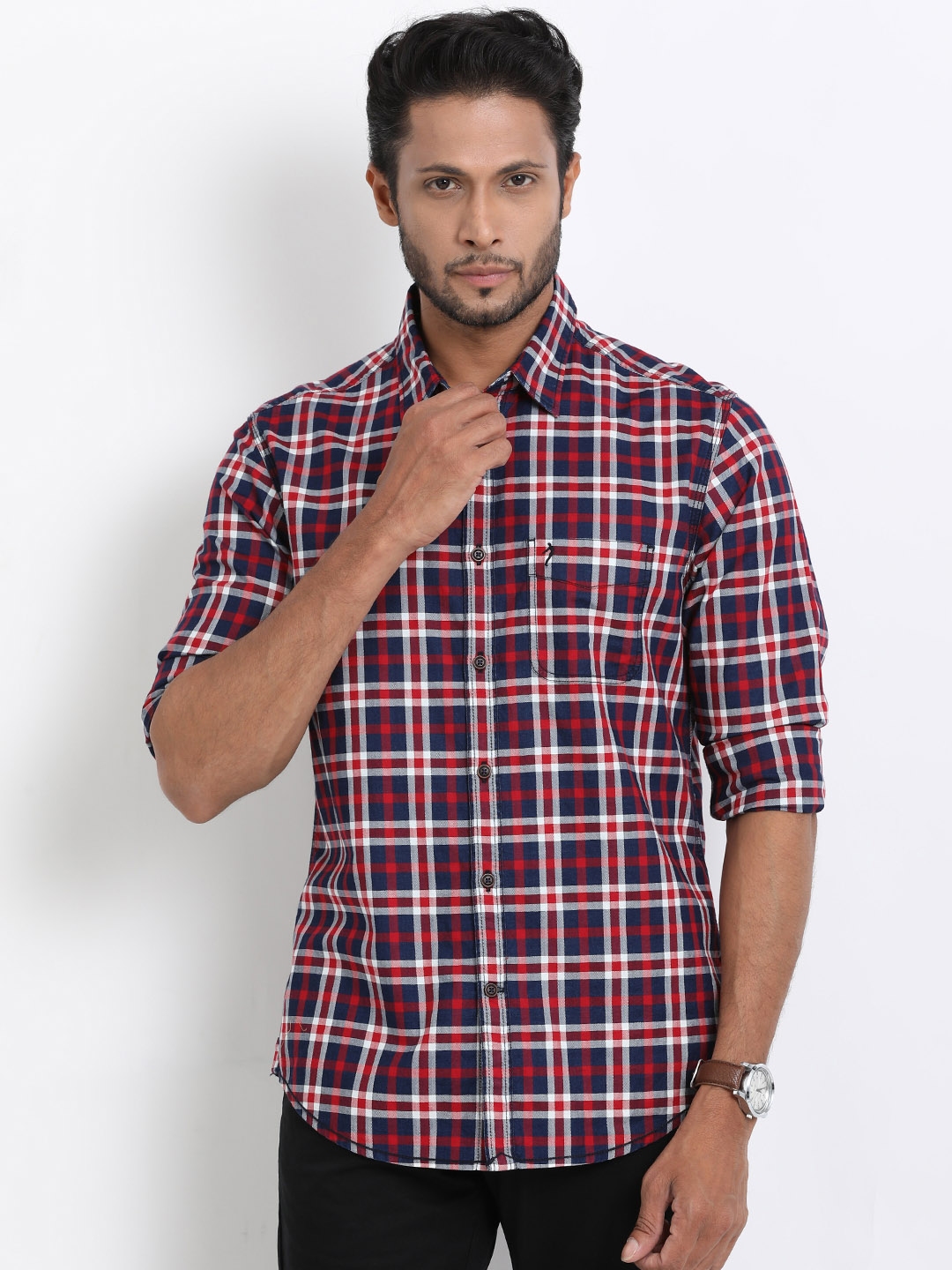 Buy Indian Terrain Men Red & Navy Blue Regular Fit Checked Casual Shirt ...
