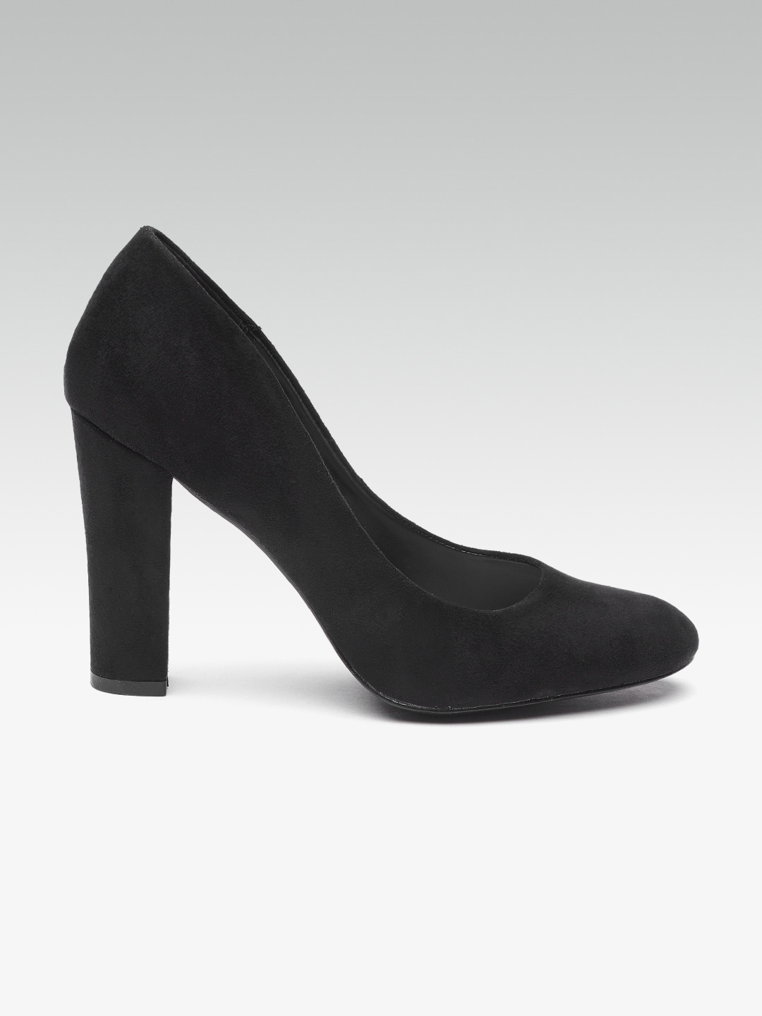 black pumps myntra