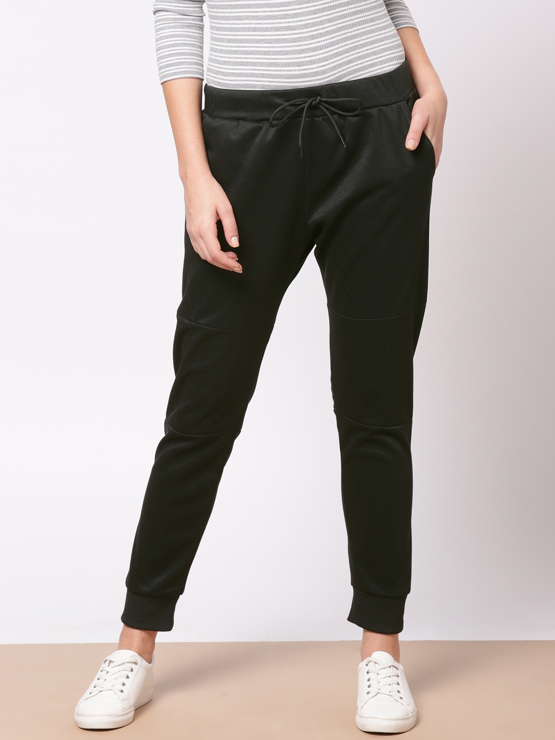 joggers myntra