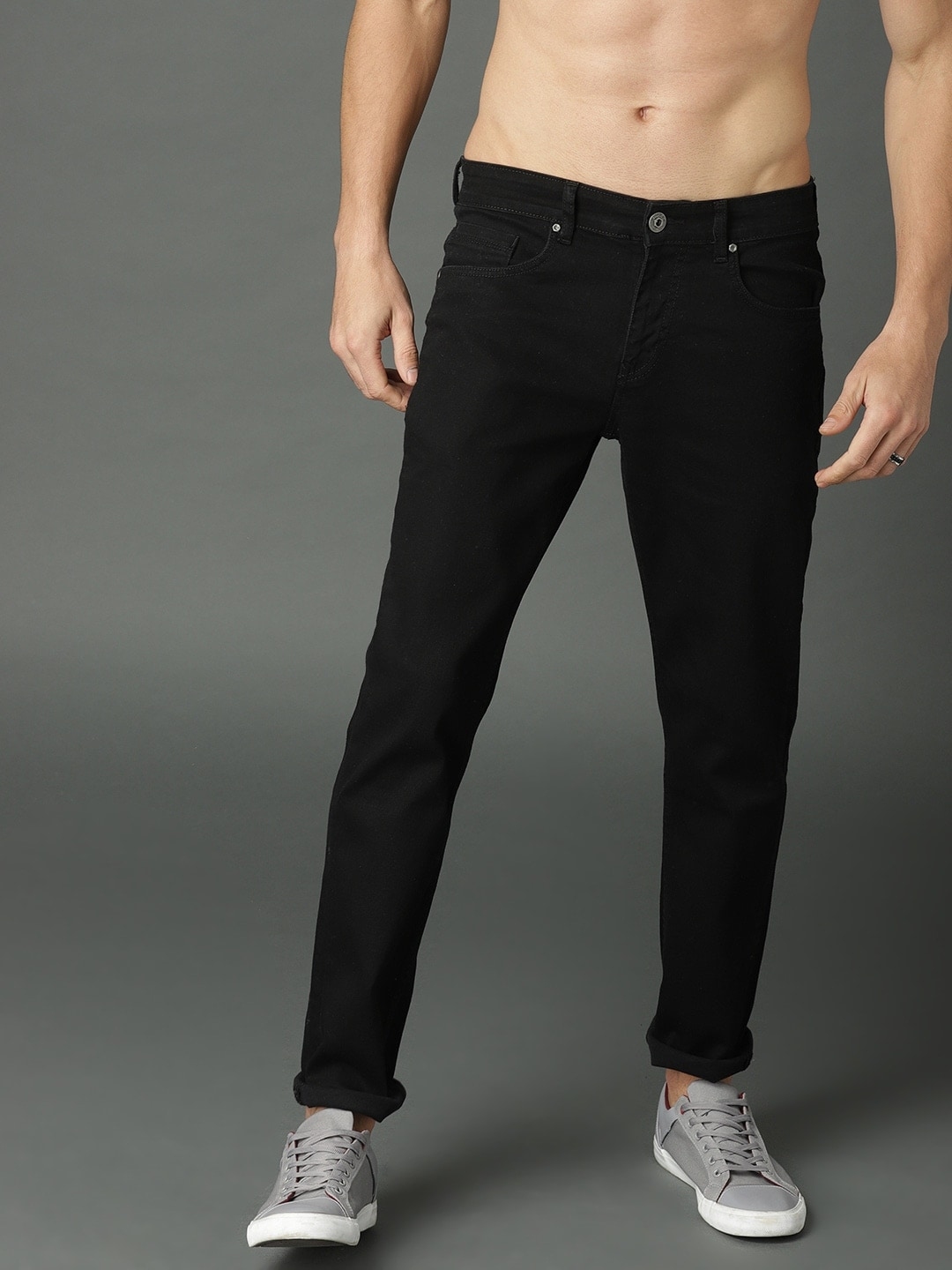 Buy Roadster Men Black Slim Fit Mid Rise Clean Look Stretchable Jeans ...