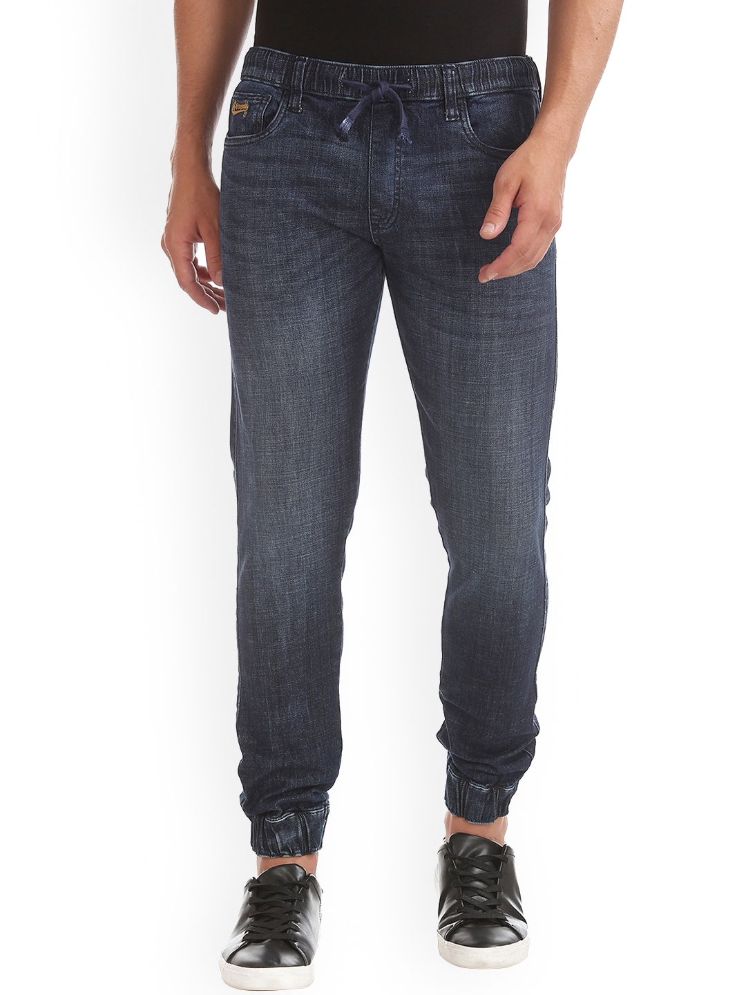 jogger pants myntra