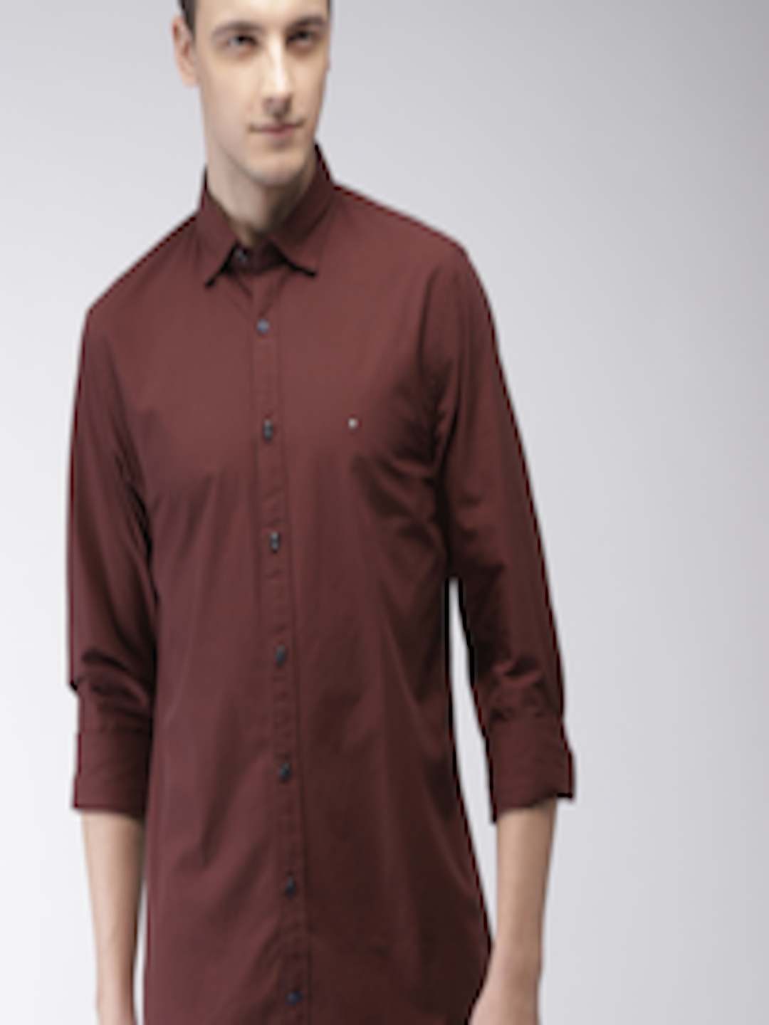 Buy Tommy Hilfiger Men Maroon Regular Fit Solid Casual Shirt - Shirts ...