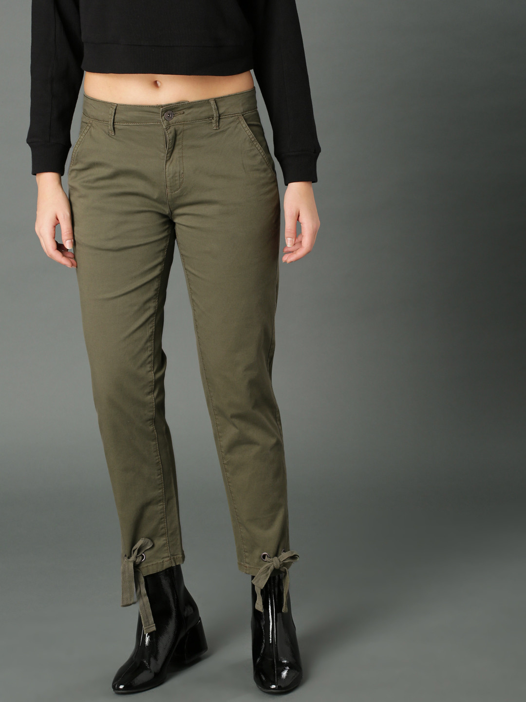 Buy Roadster Women Olive Green Regular Fit Solid Cropped Regular