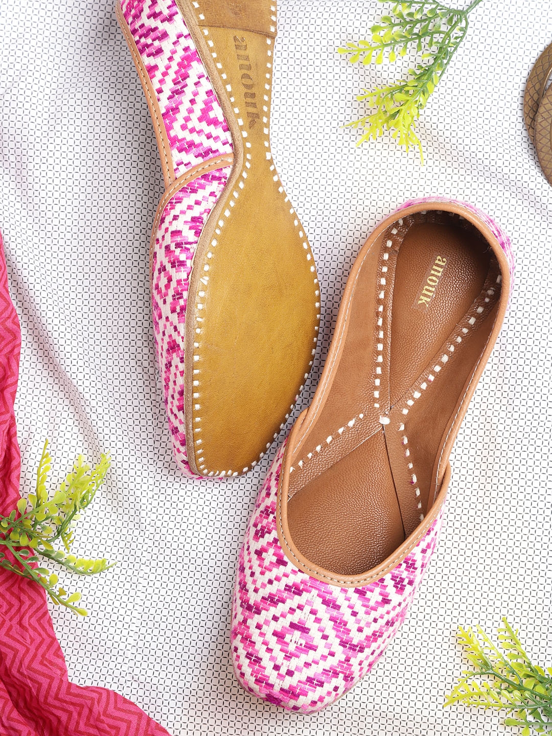 mojaris myntra