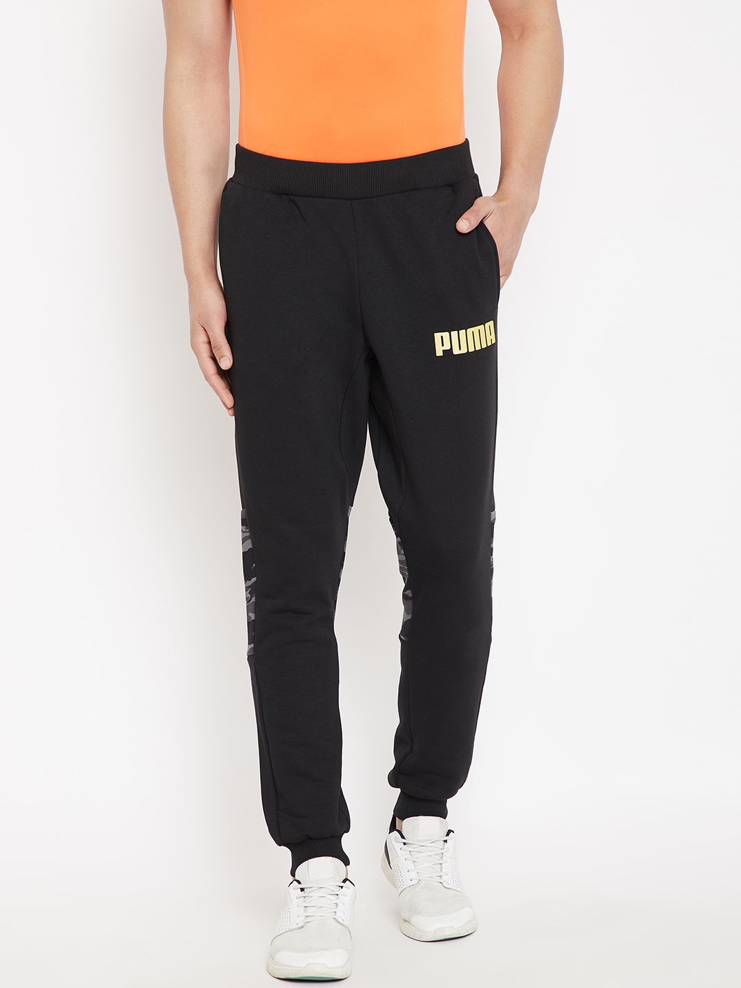black camo joggers men