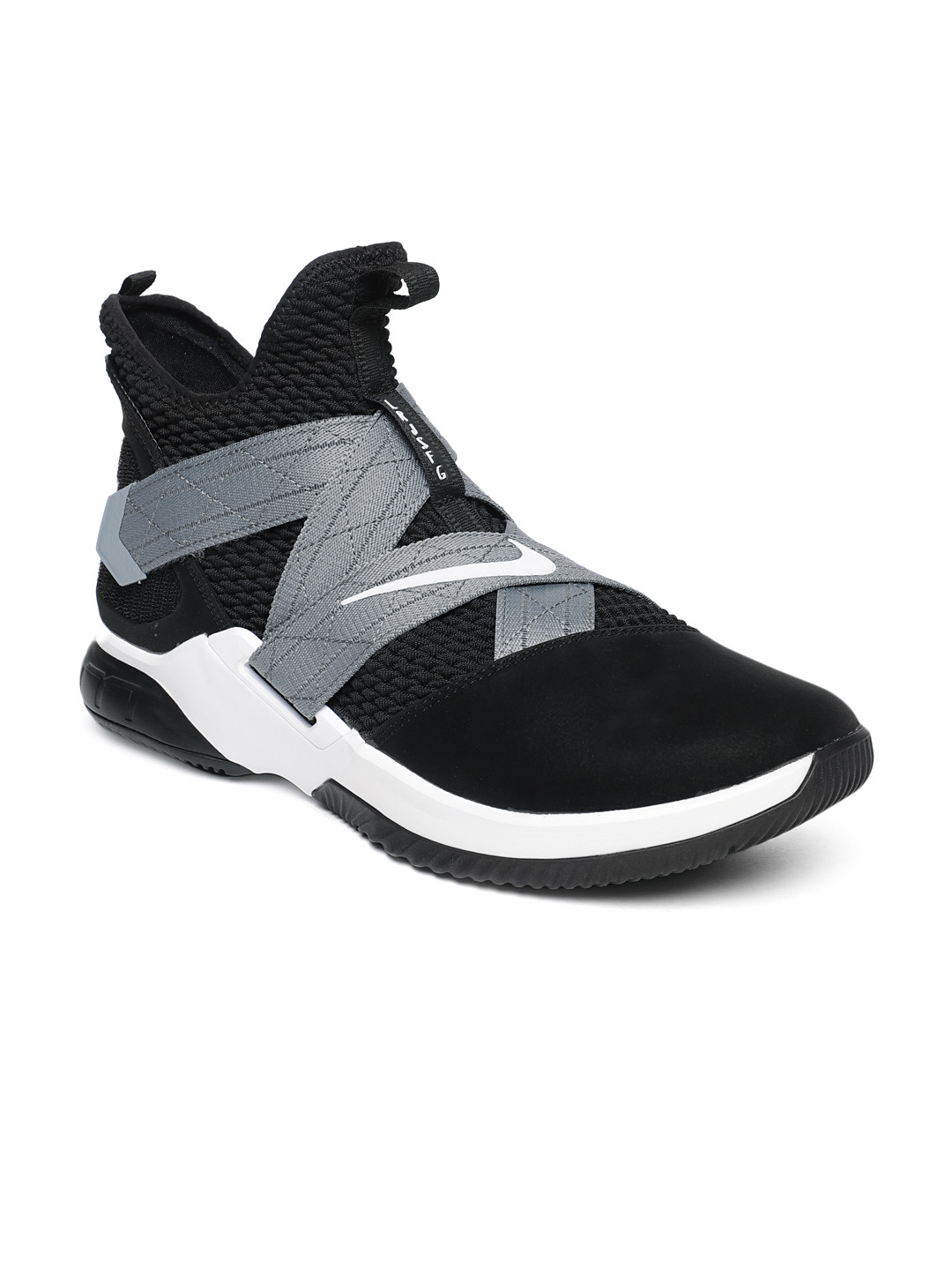 mens mid top nike shoes