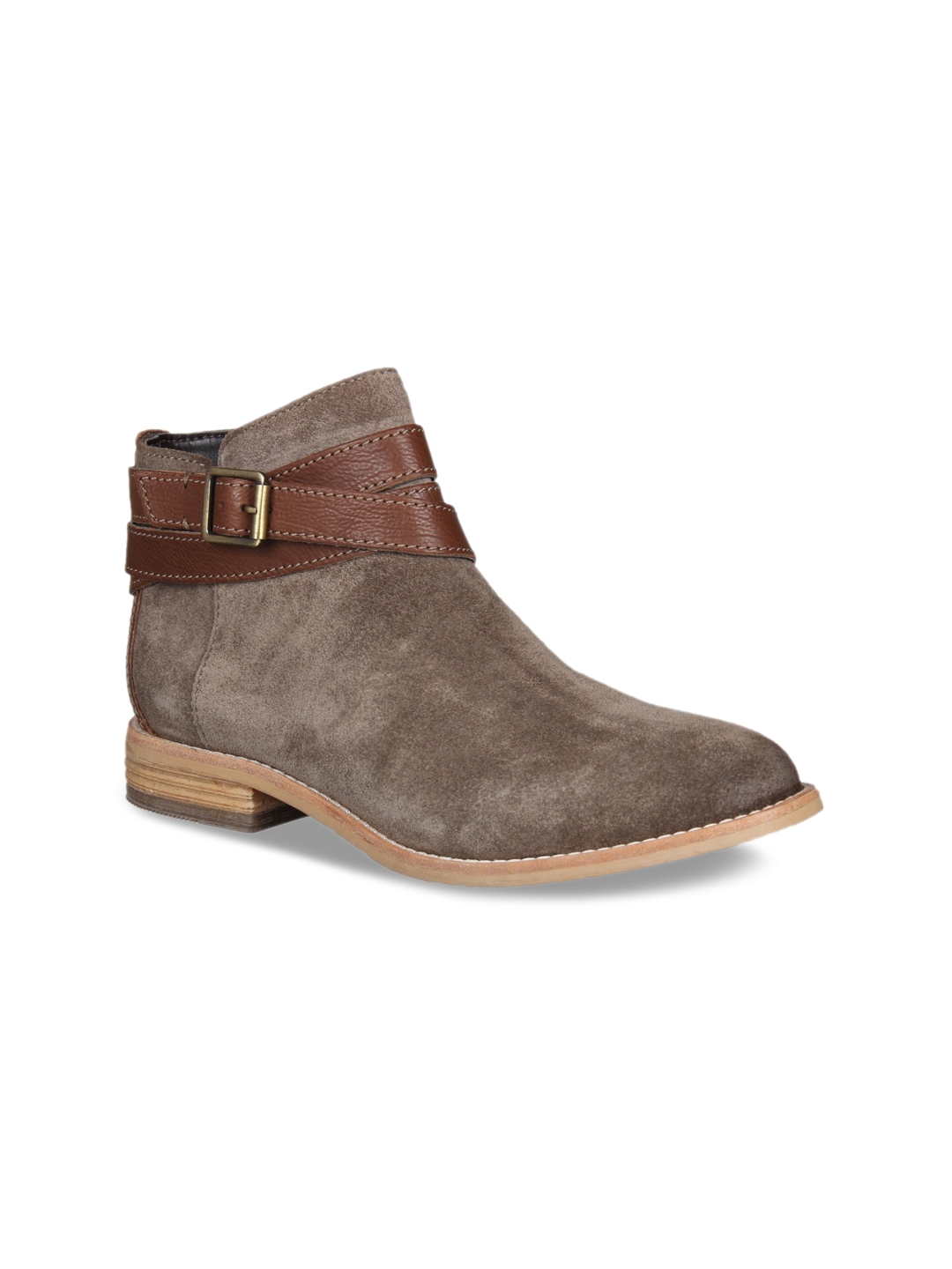 clarks flat boots womens