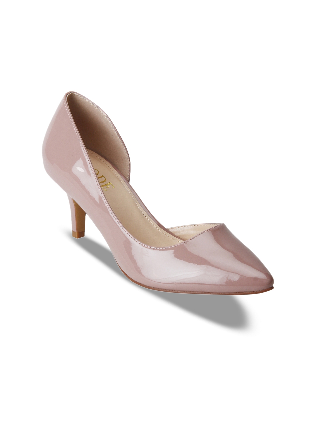 mode by red tape pumps