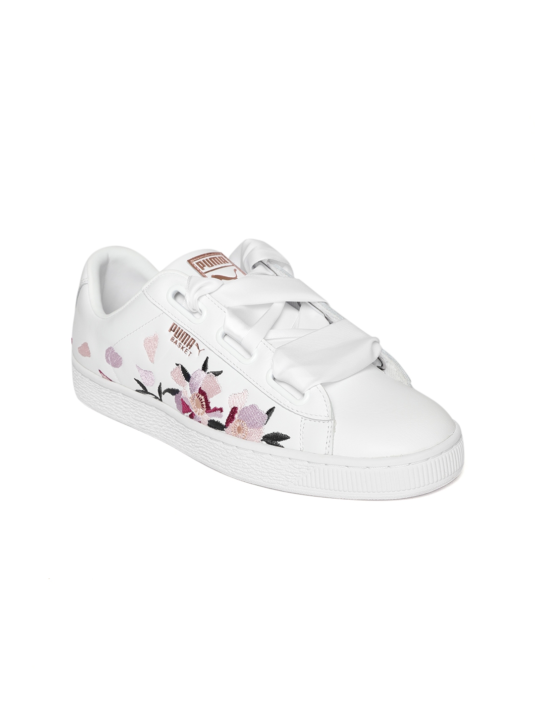 puma with flowers