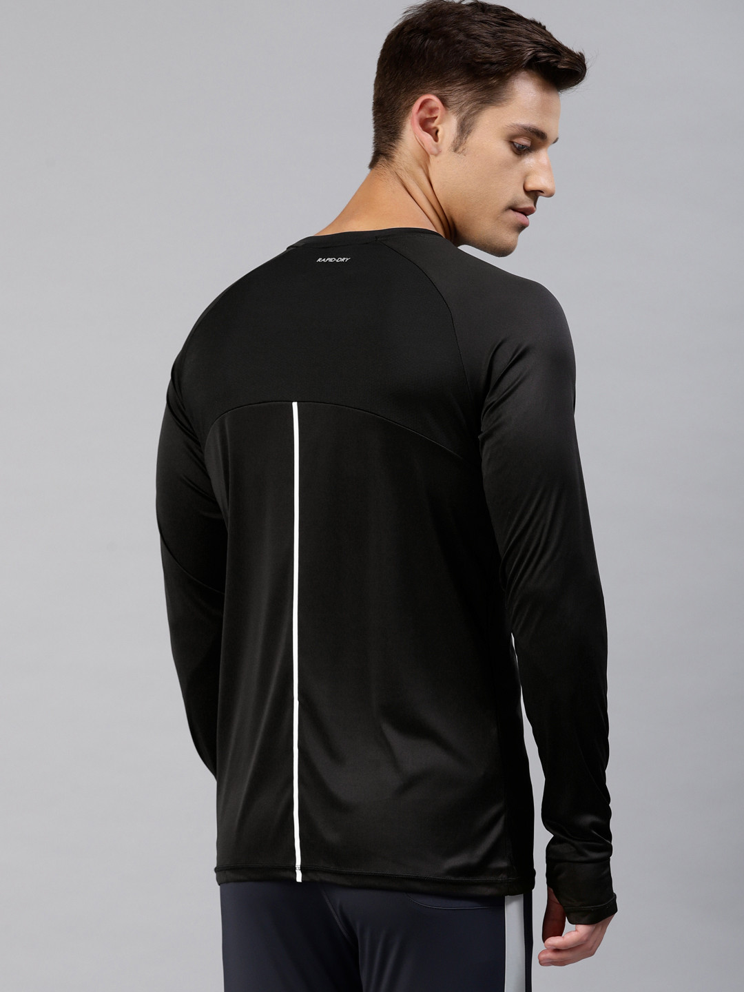 Buy HRX By Hrithik Roshan Men Black Solid Round Neck Full Sleeves Rapid