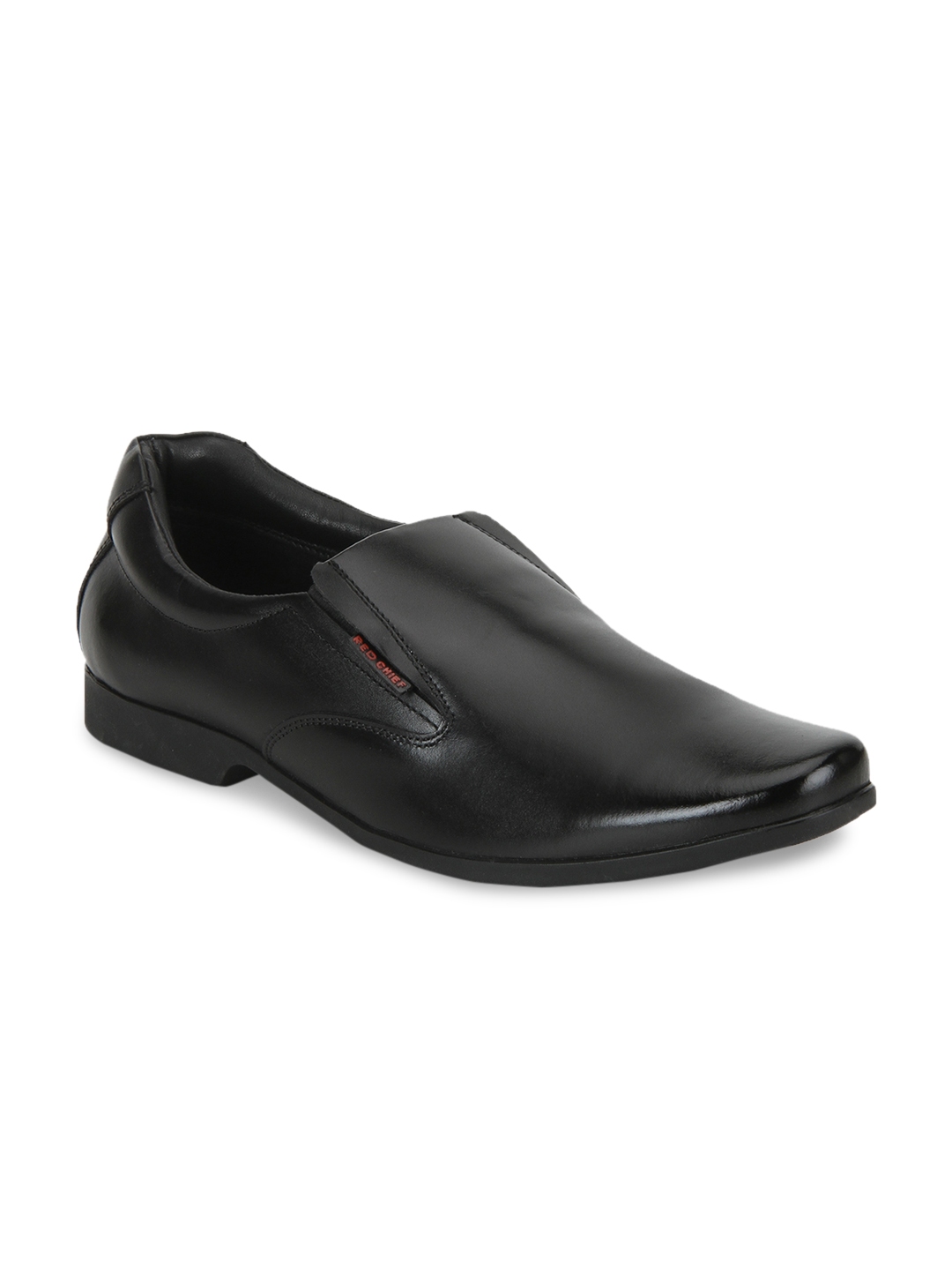 red chief chappals