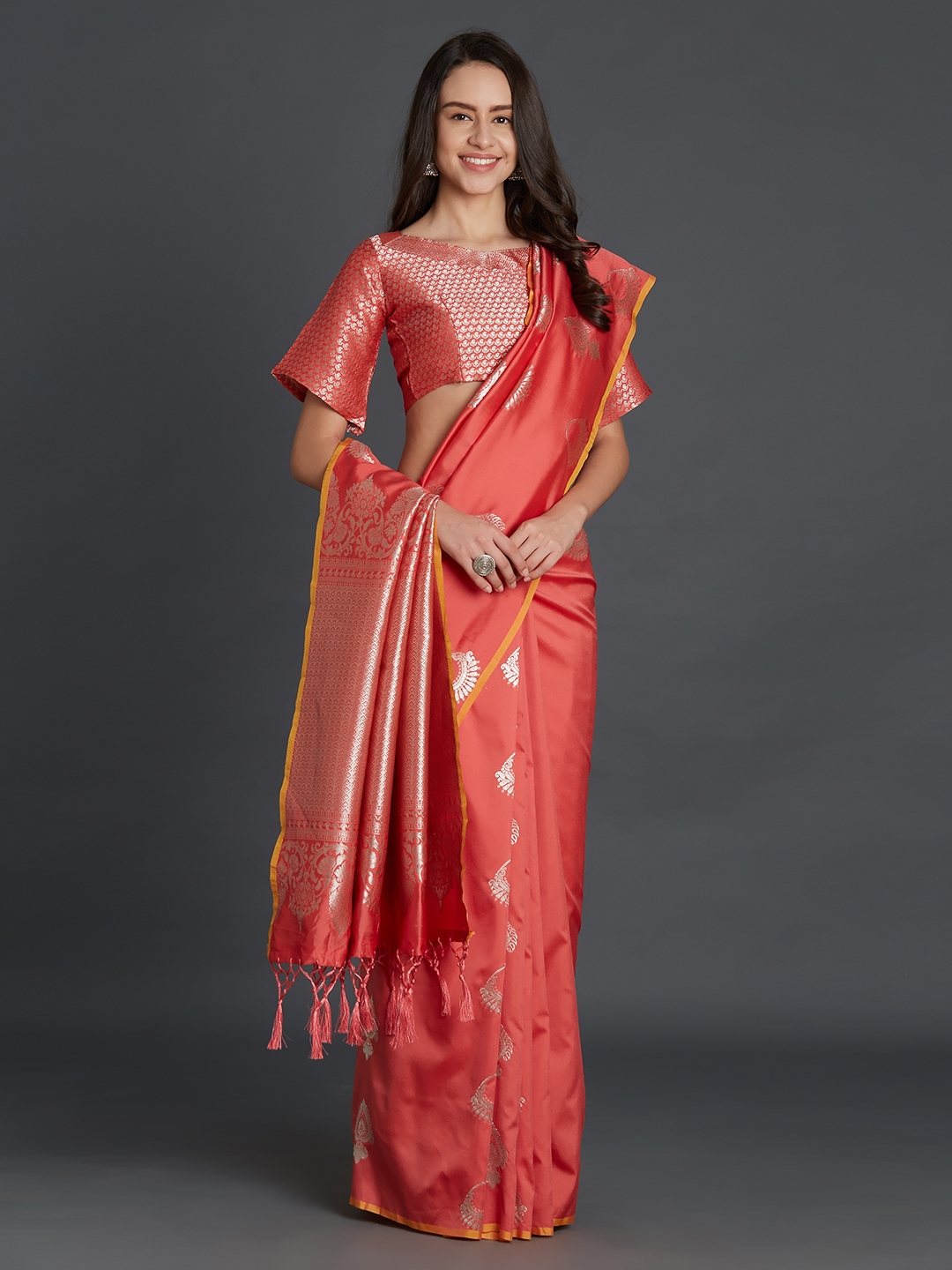 Buy Mitera Peach Coloured Silk Blend Solid Kanjeevaram Saree - Sarees ...