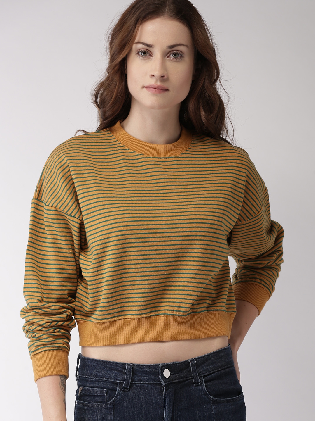 green sweatshirt cropped