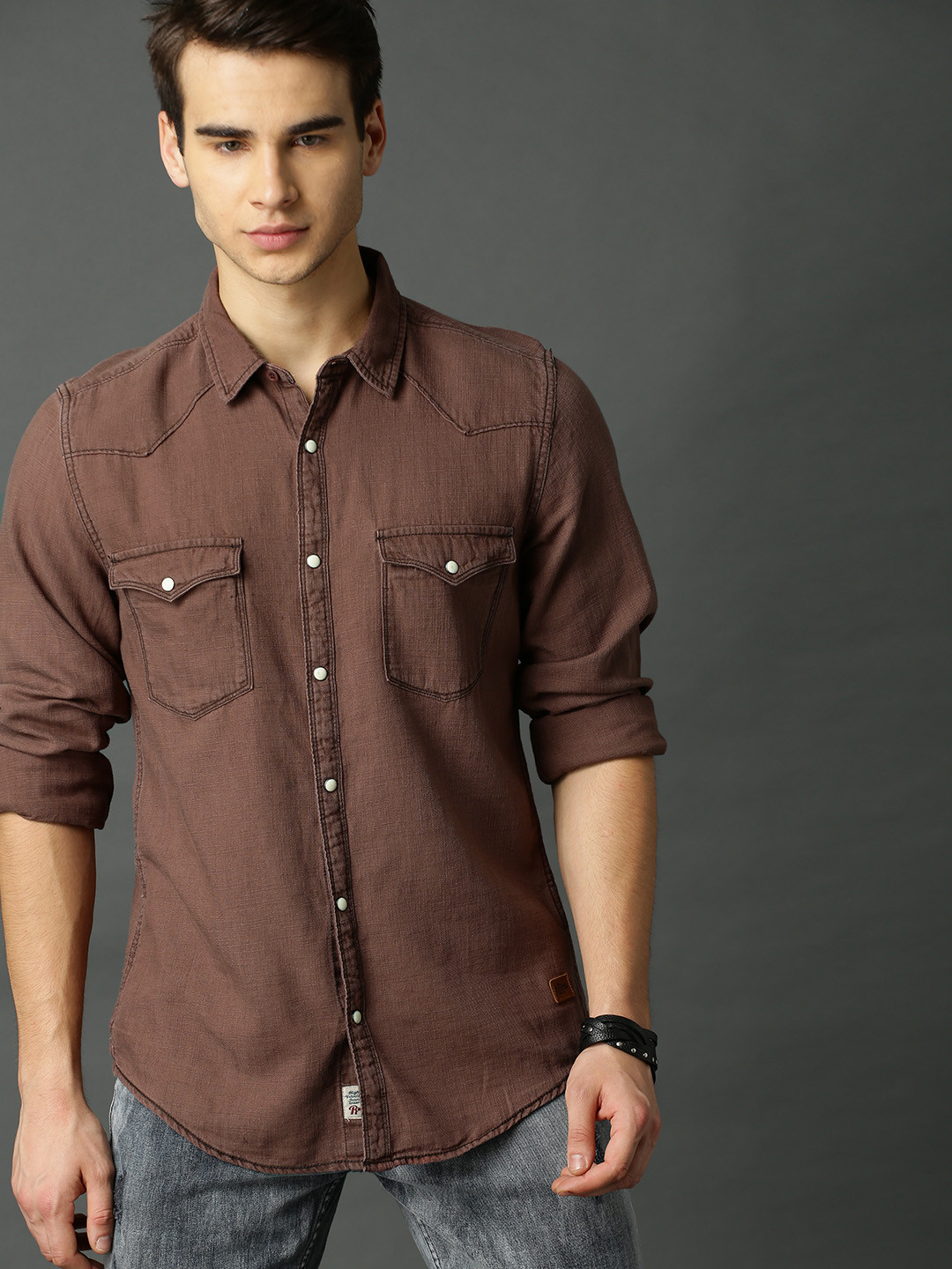 Buy Roadster Men Coffee Brown Regular Fit Solid Chambray Casual Shirt ...