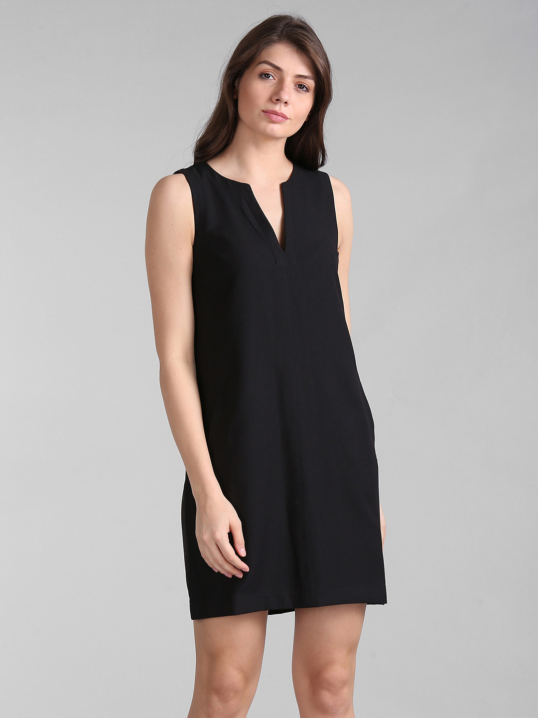 Buy GAP Women's Sleeveless Split Neck Shift Dress Dresses for Women 7823141 Myntra