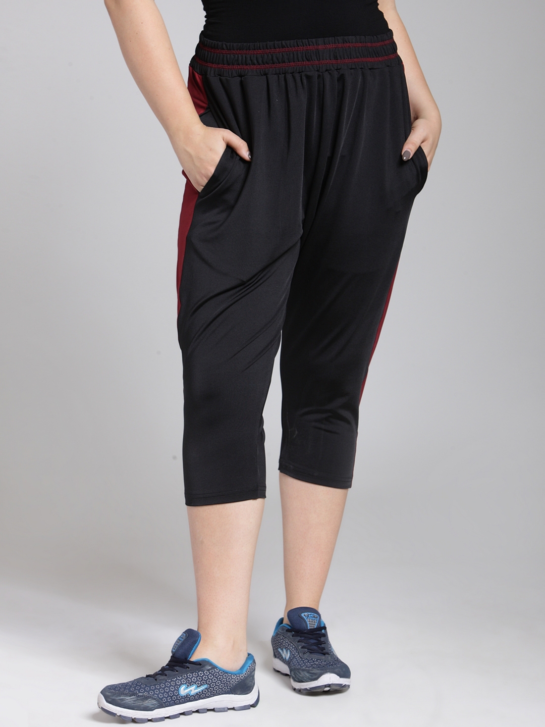 black stretch capris