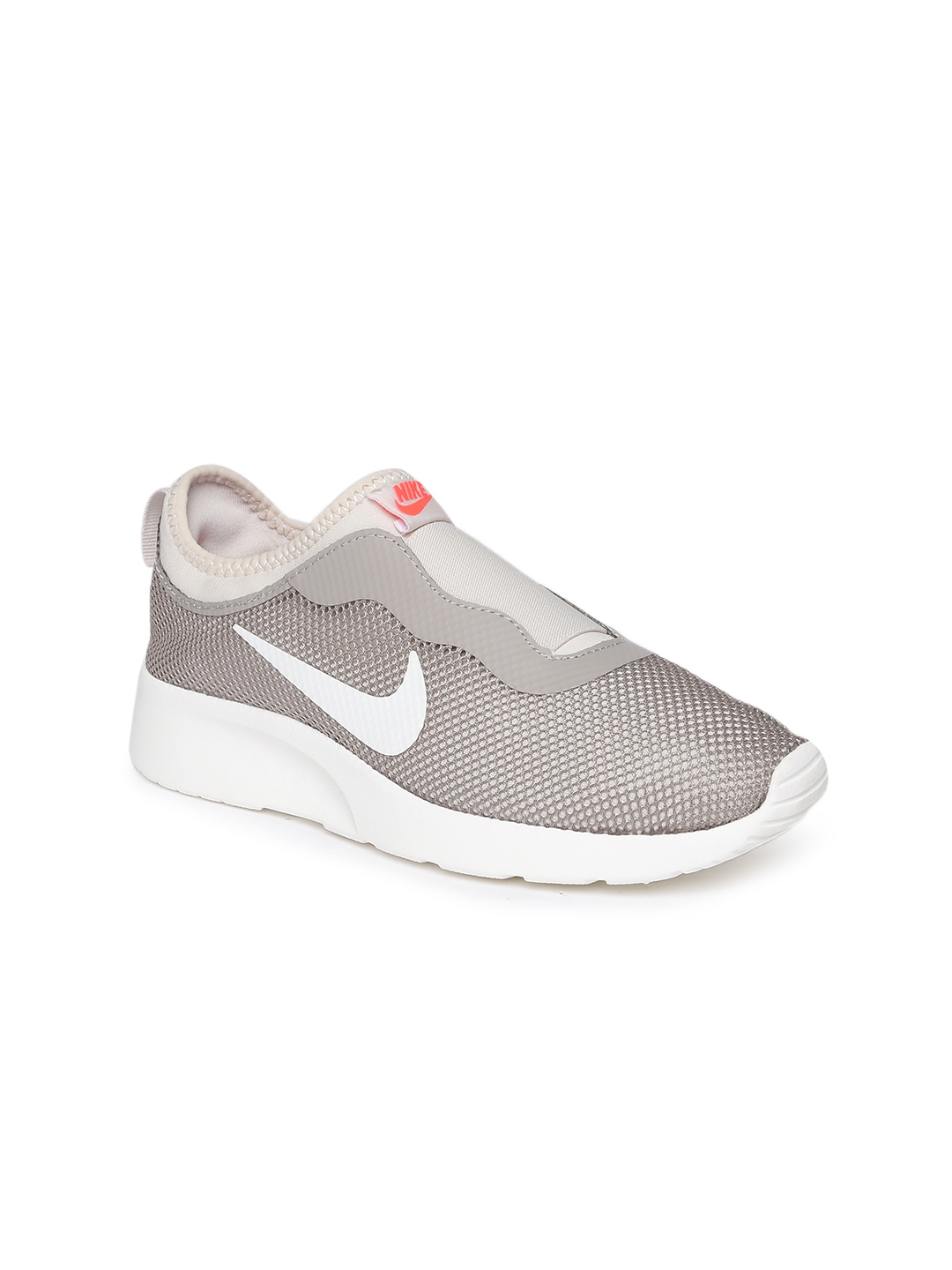 nike women's tan sneakers