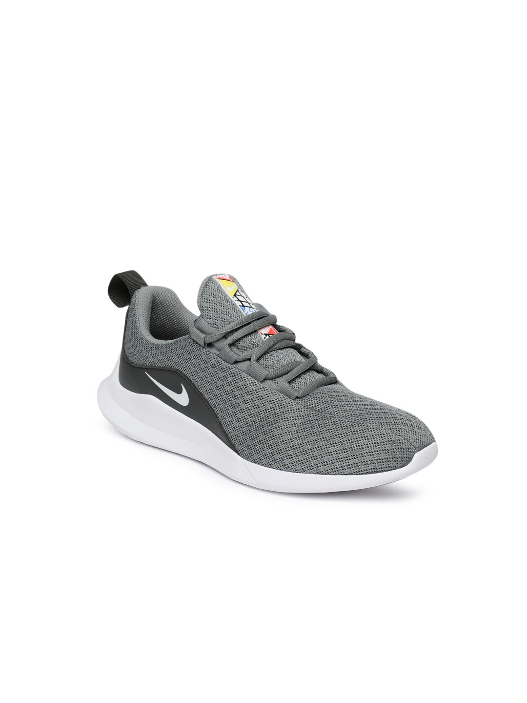 boys grey nike shoes