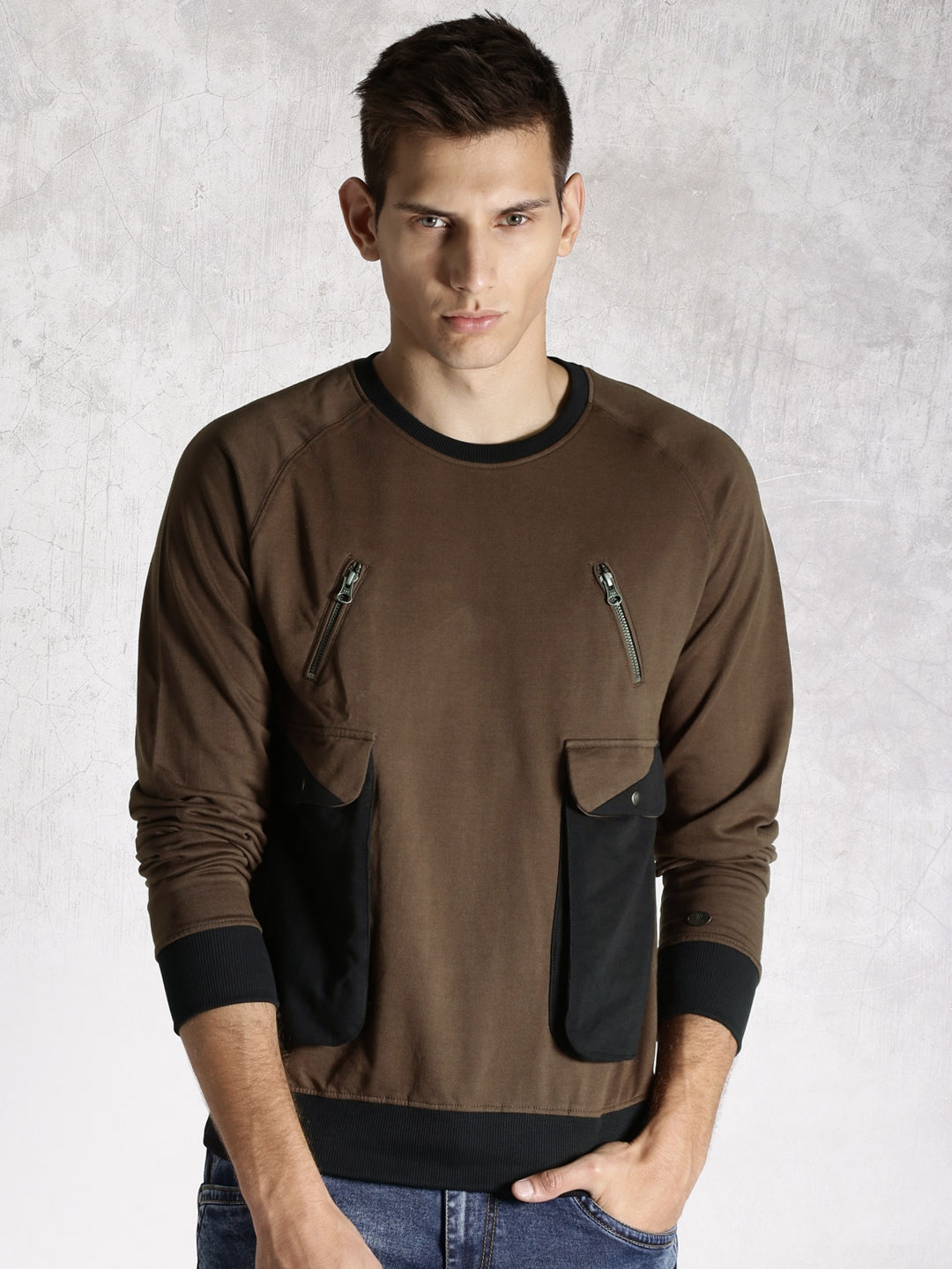 brown sweatshirt outfit men