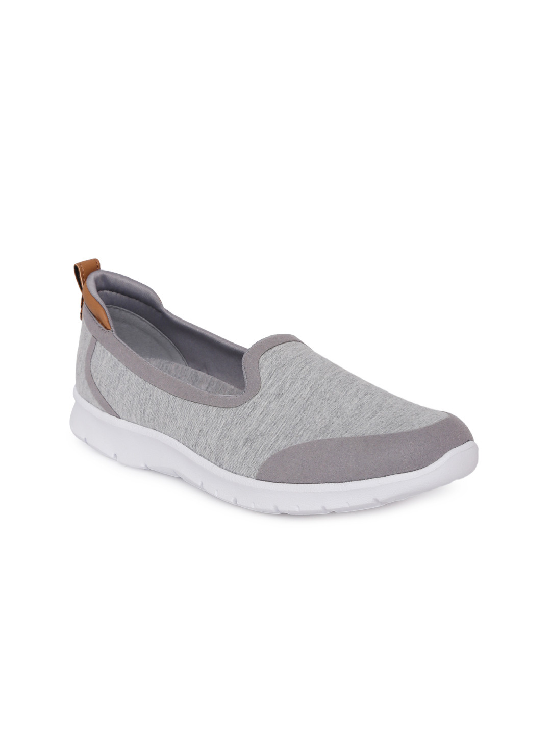 clarks women's slip on sneakers